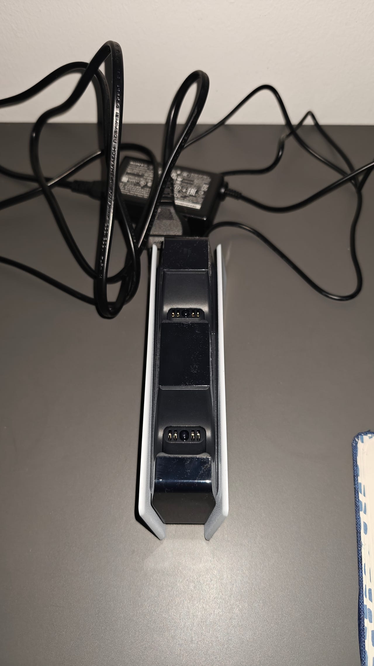 PS5-ohjainten lataustelakka