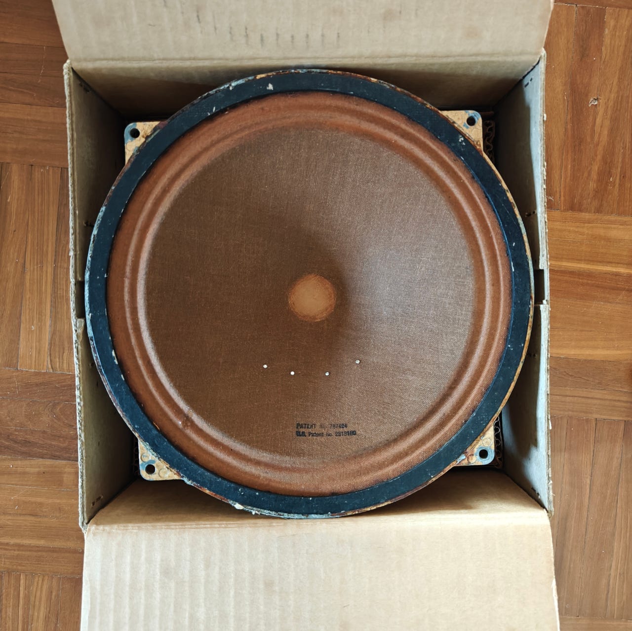 Whiteley H.F. 1012 kaiutin