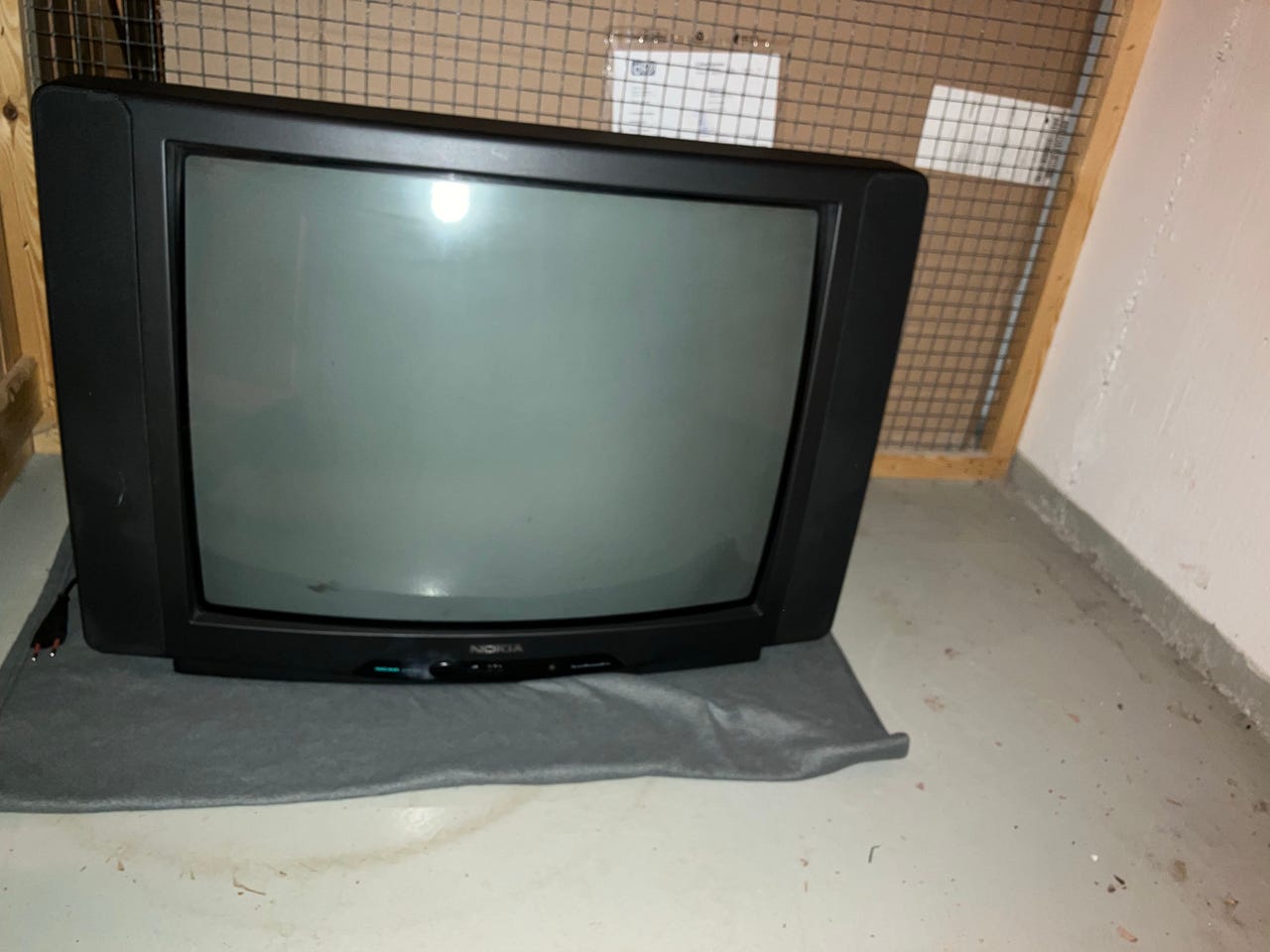3 kpl kuvaputkitelevisiota Nokia 21" Daewoo 14” JVC 32”