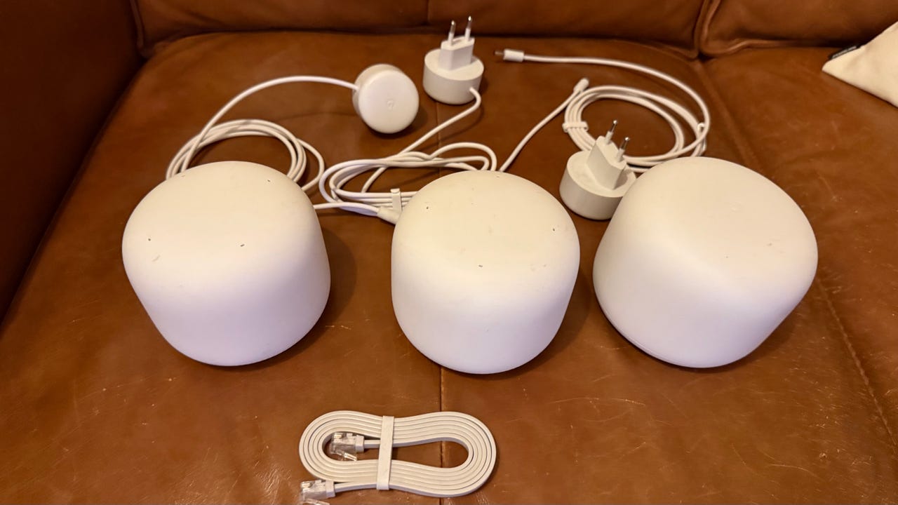 Google Nest Wifi gen 2 reititinpaketti (reititin ja 2 tukiasemaa)