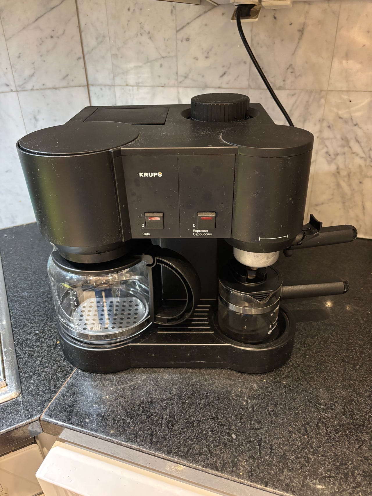 Yhdistelmäkahvinkeitin - kahvi ja espresso