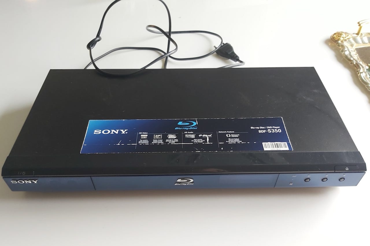Sony BDP-S350 Full HD Blu-ray / DVD -soitin (Toimiva, ei kaukosää