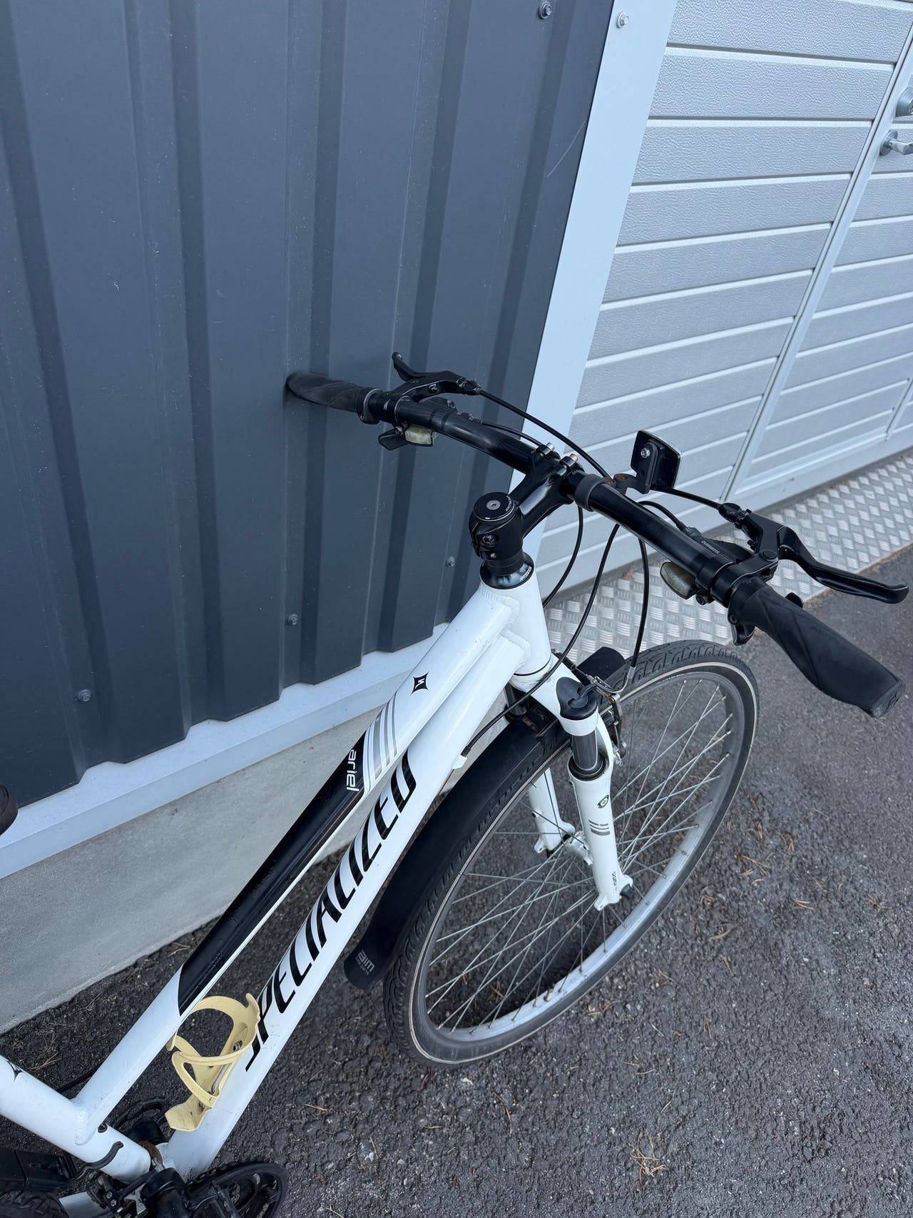 Specialized naisten hybridipyörä 28" koko M valkoinen