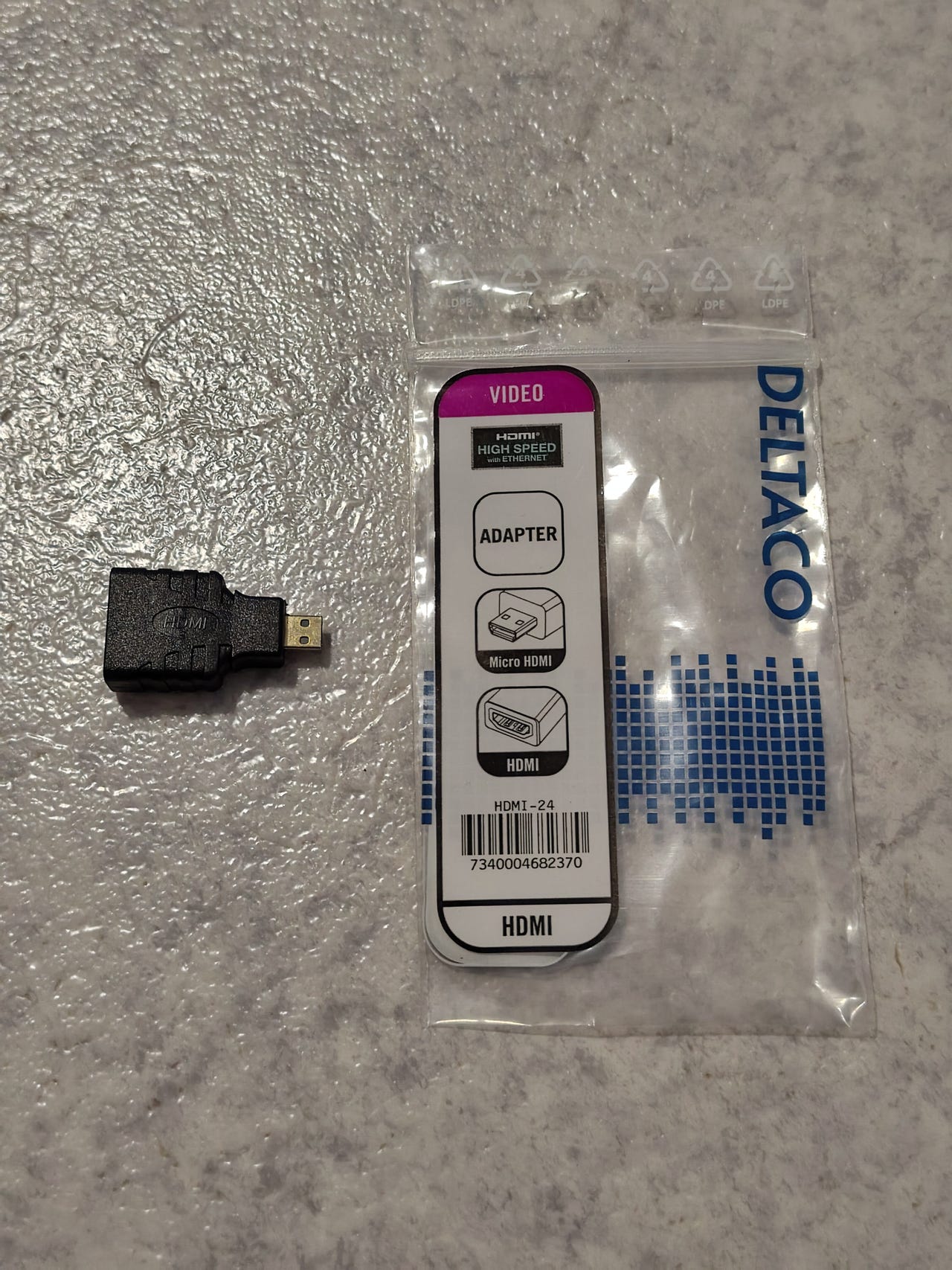 Micro HDMI uros - HDMI naaras adapteri