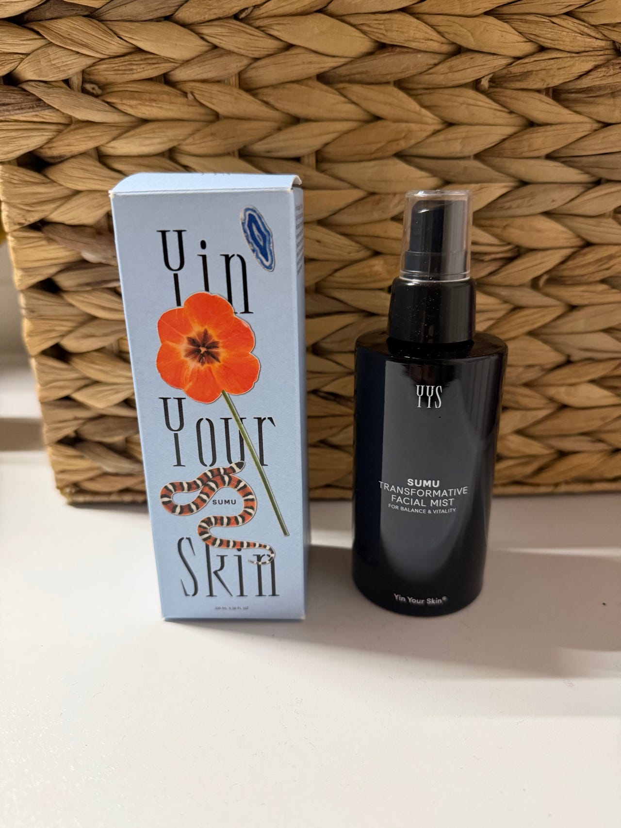 Yin Your Skin Sumu kasvosuihke