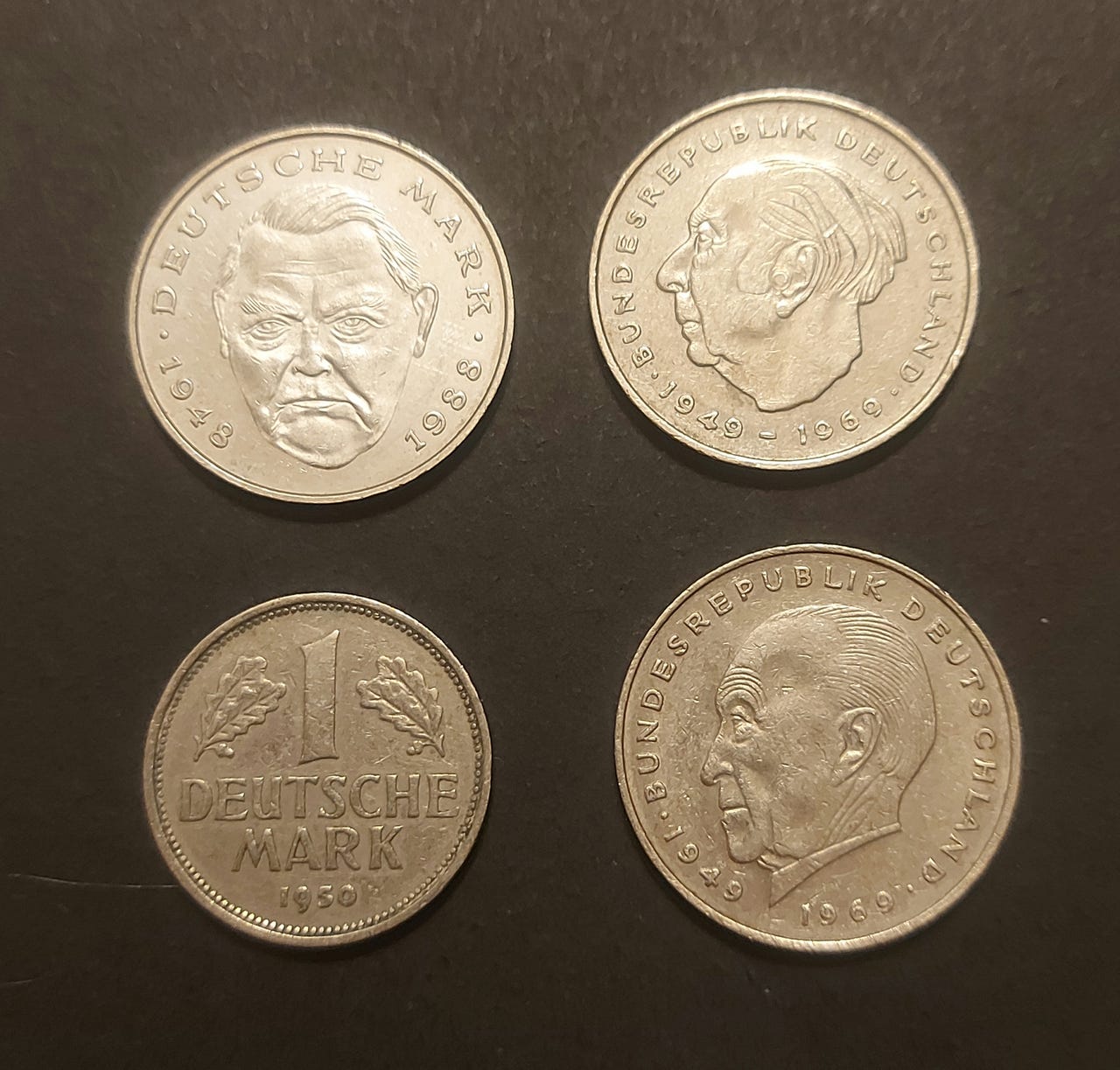 Saksan 1 ja 2 Deutsche Mark kolikot