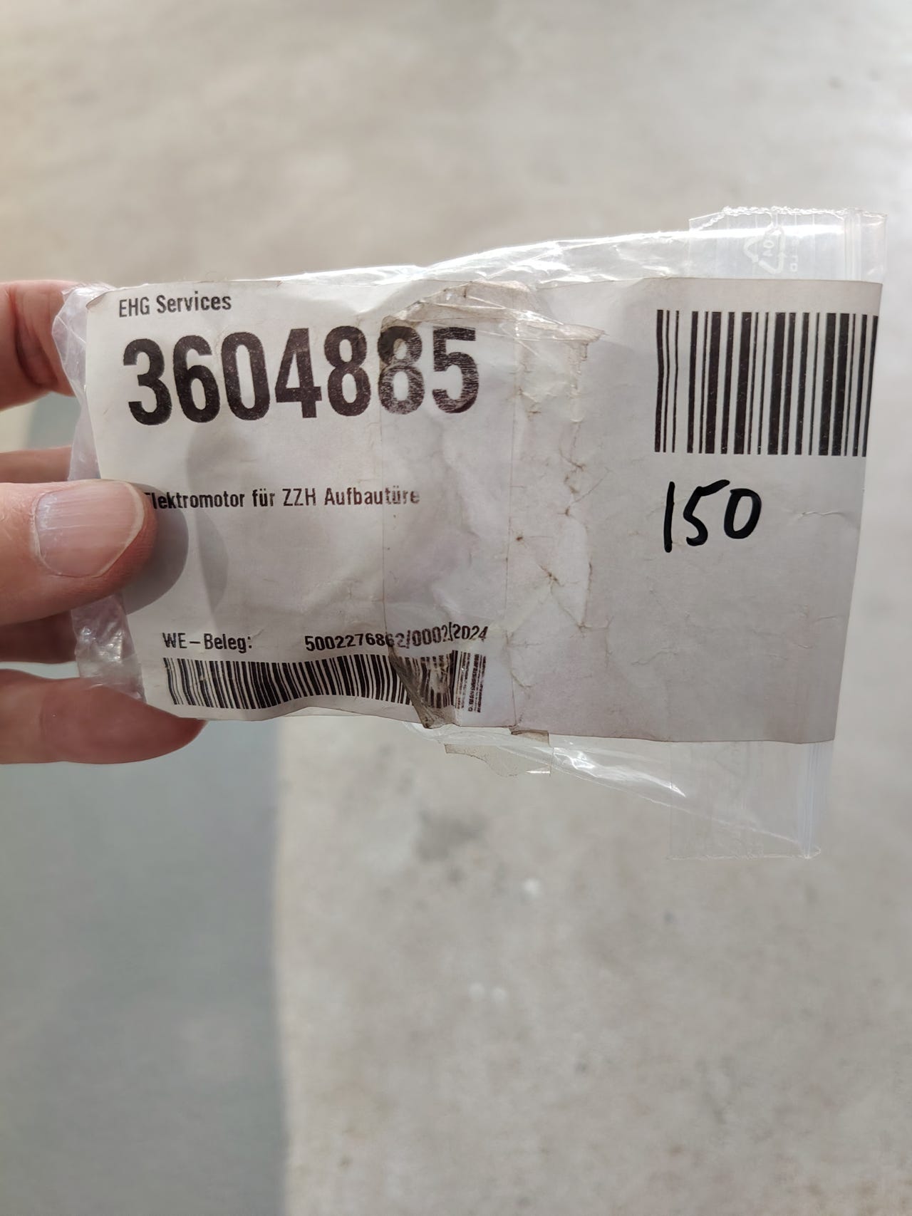 Sähkömoottori asunto osan oveen (150)
