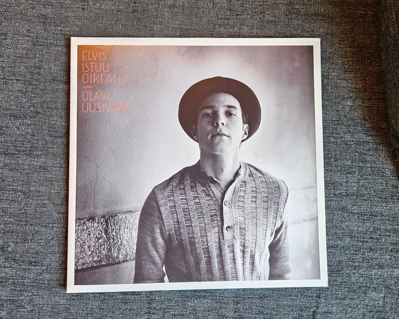 Olavi Uusivirta - Elvis Istuu Oikealla LP