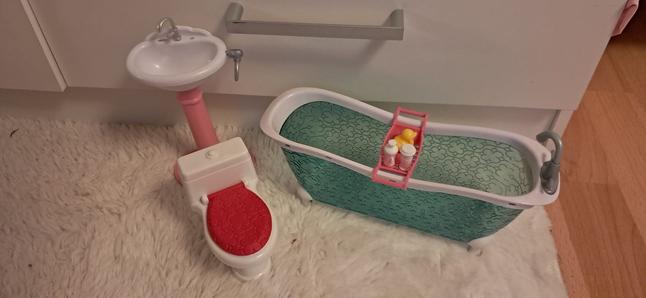 Barbie kylpyhuonesetti leikkeihin