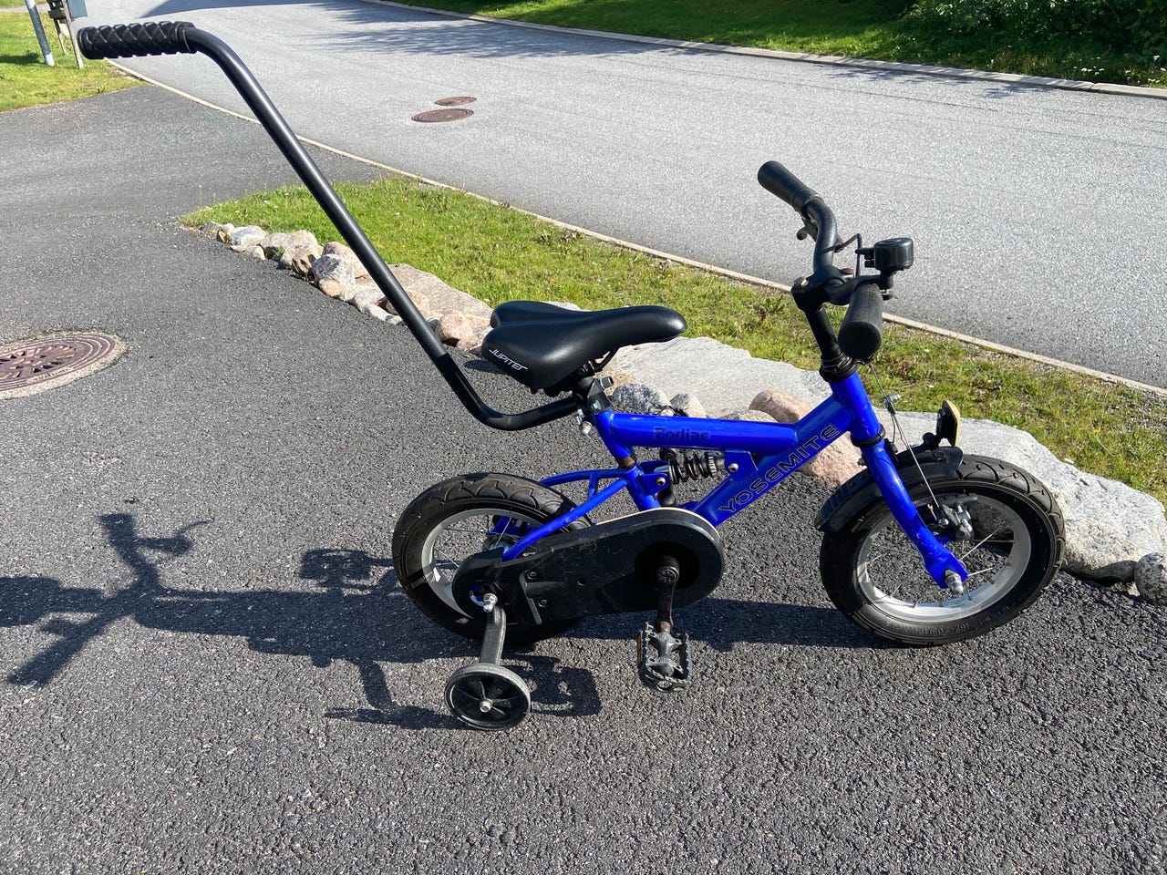 Lasten polkupyörä Yosemite 12” apurenkaat ja tuki