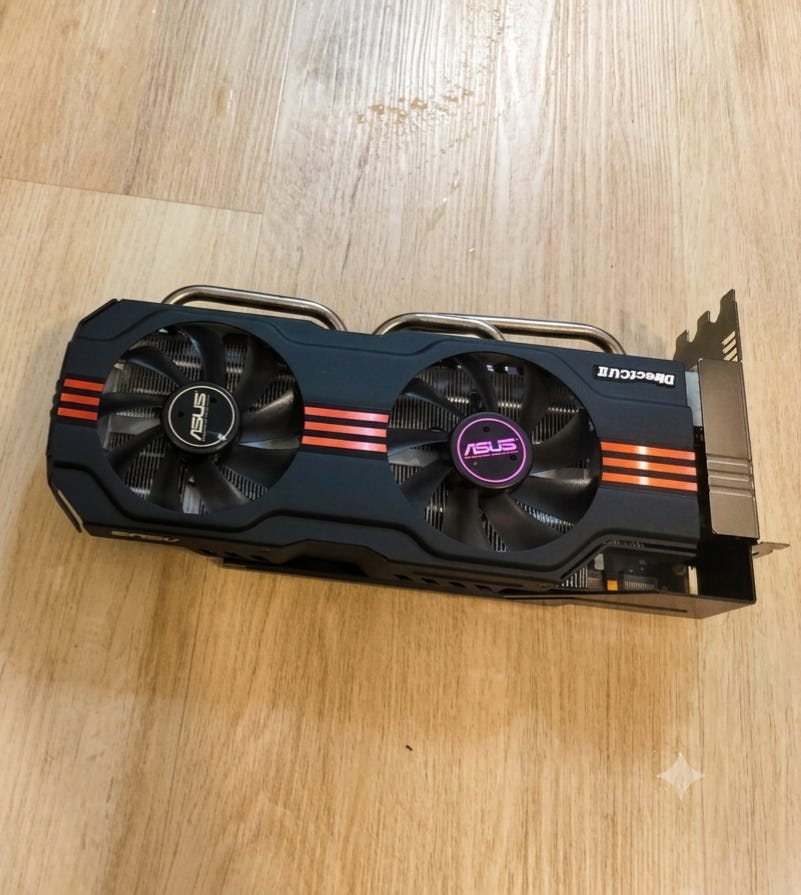 Näytönohjain Asus GTX 680 (2GB)