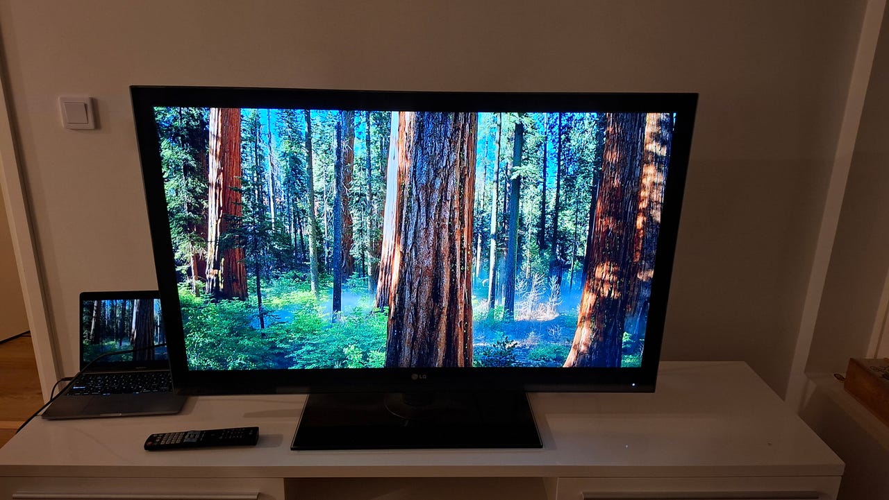LG 47LE730N 47" LED-televisio musta
