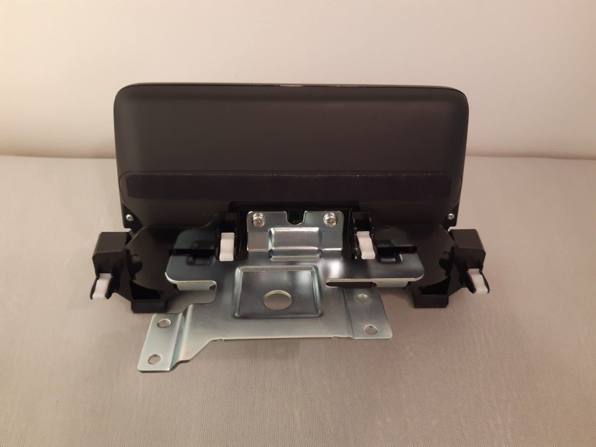 Mazda monitoiminäyttö