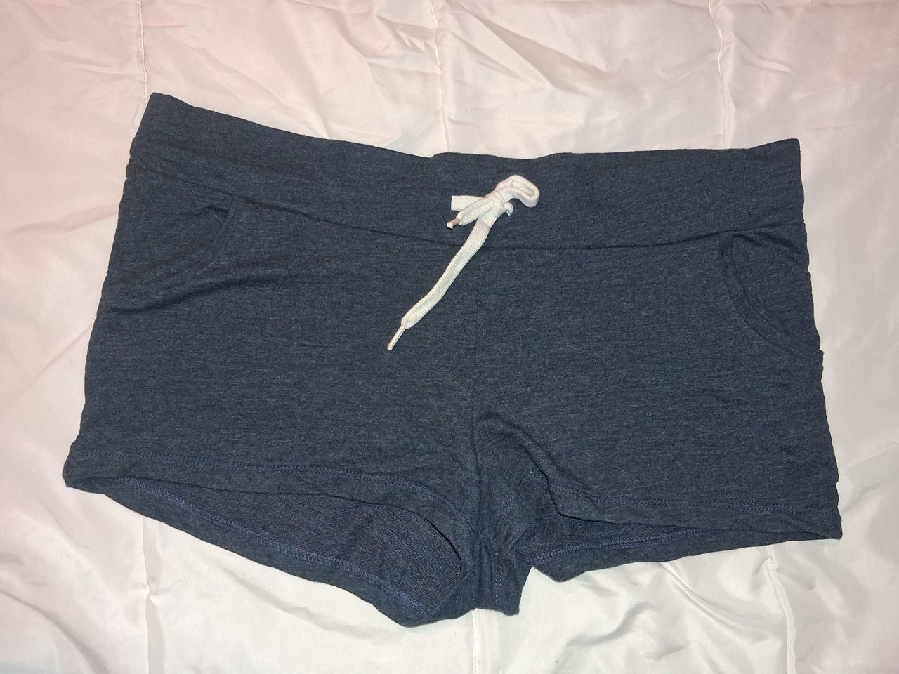 Lyhyet shortsit