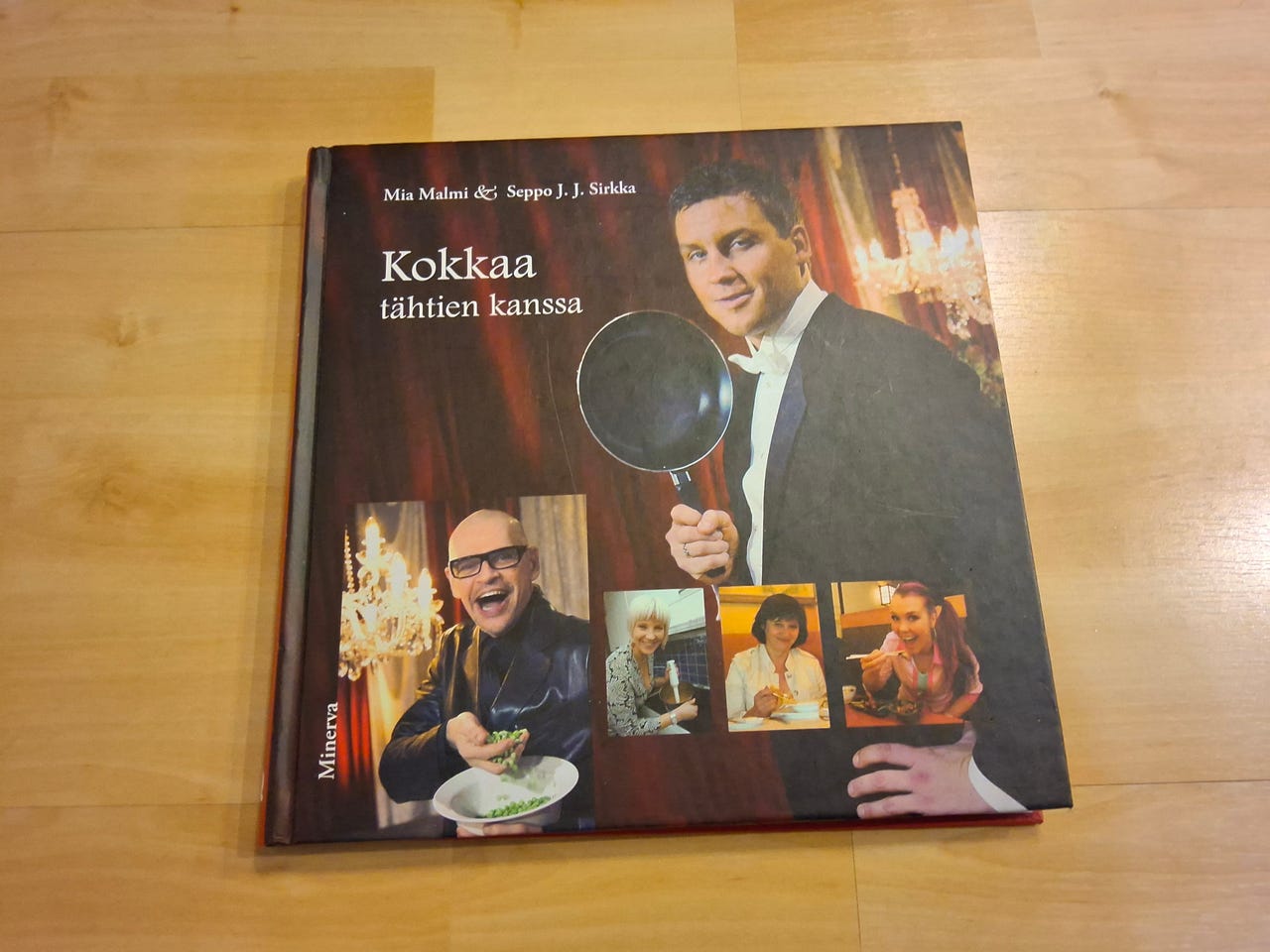 Kokkaa tähtien kanssa (uusi keittokirja)