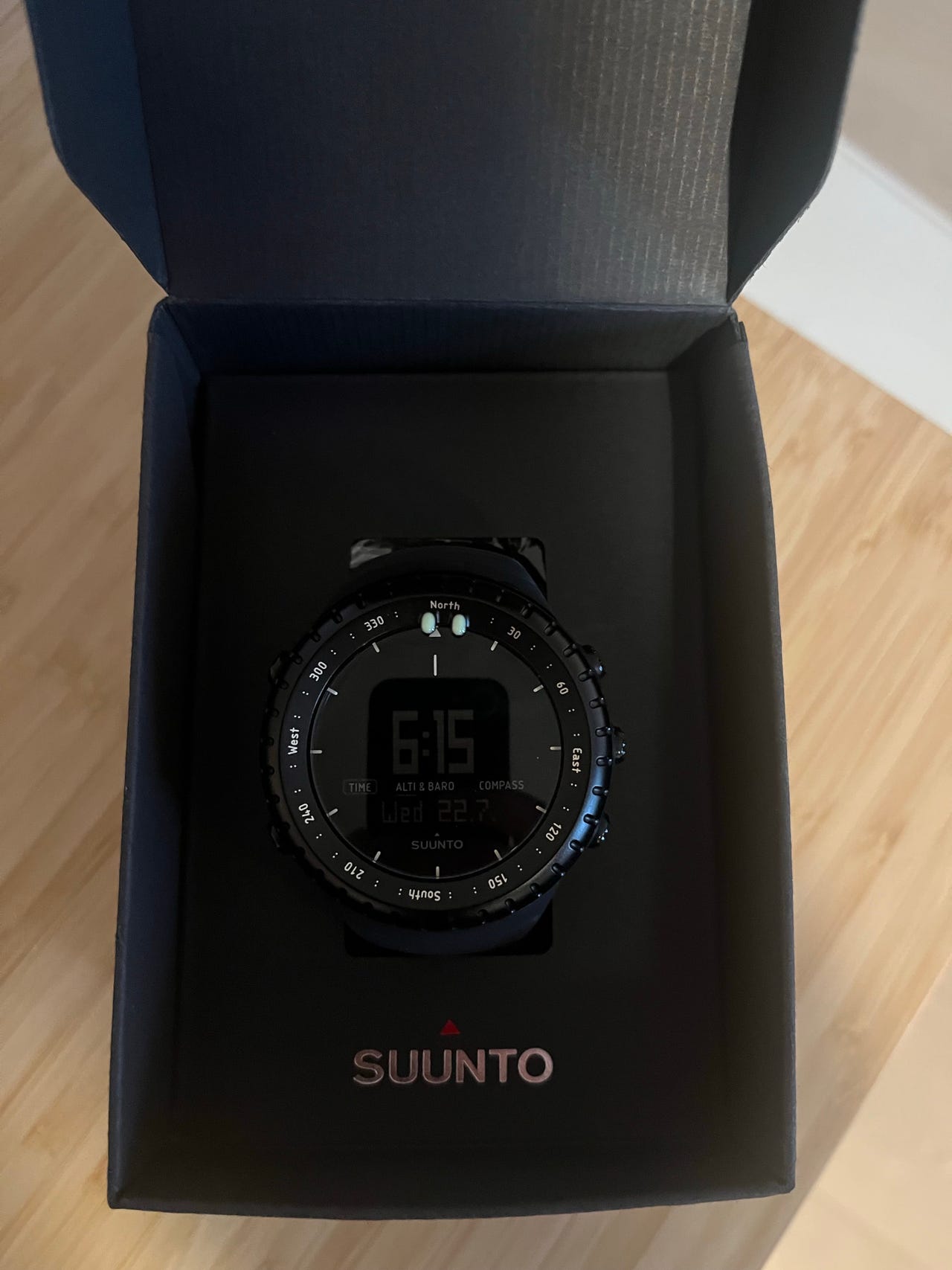 Suunto Core All Black rannekello unisex