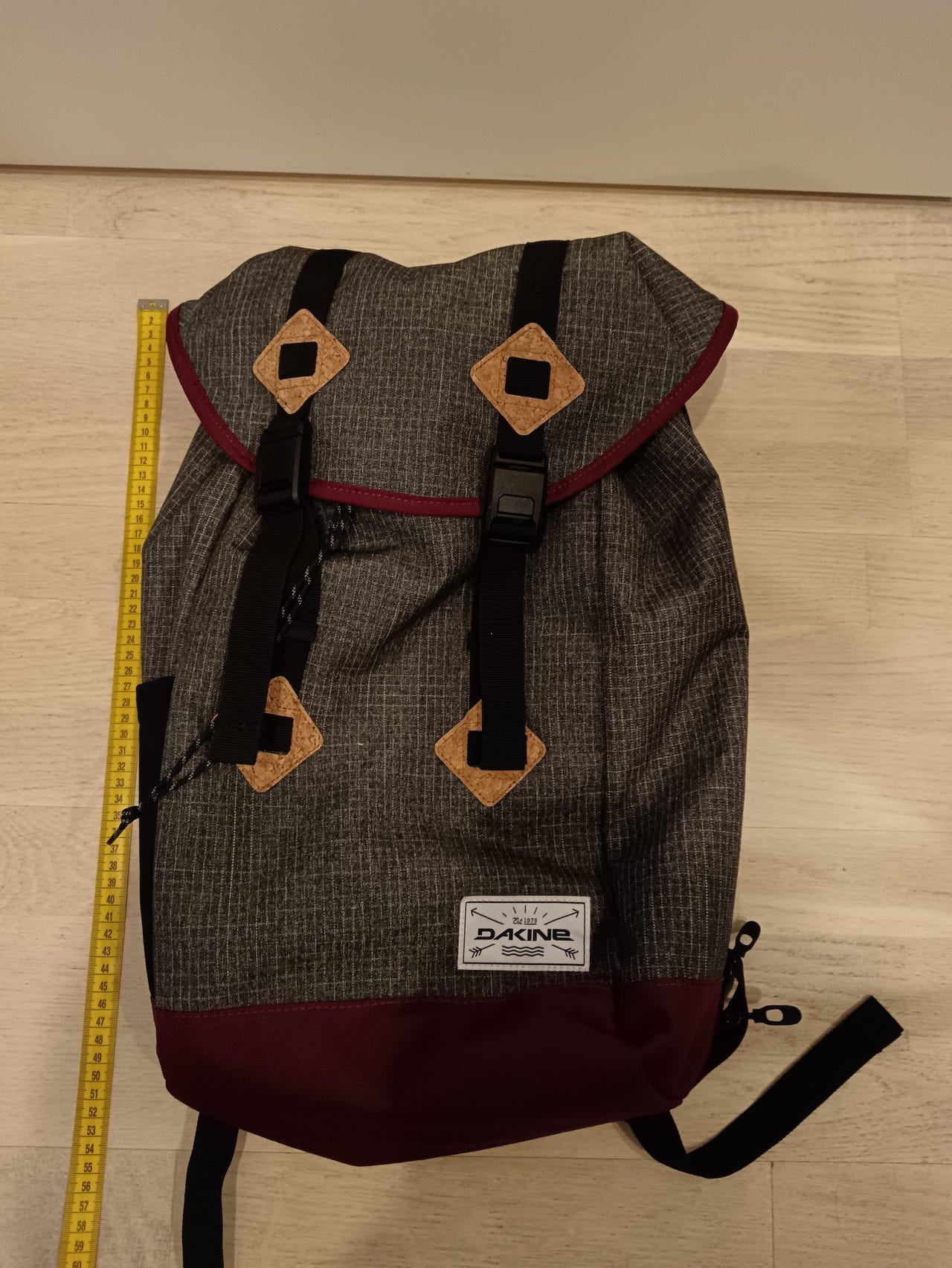 Dakine reppu