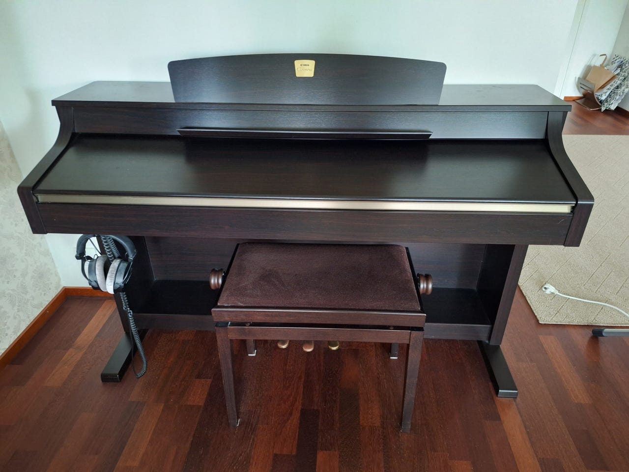 Yamaha Clavinova CLP-330 digitaalipiano ruskea