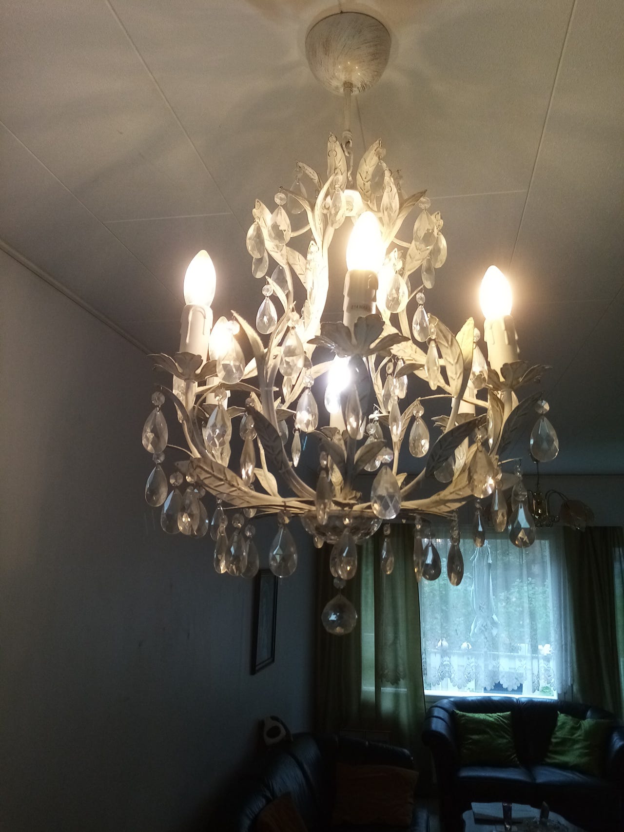 6xkynttilä lampuilla