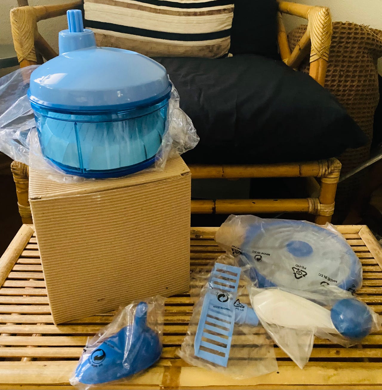 Tupperware vihannesleikkuri ja silppuri, sininen