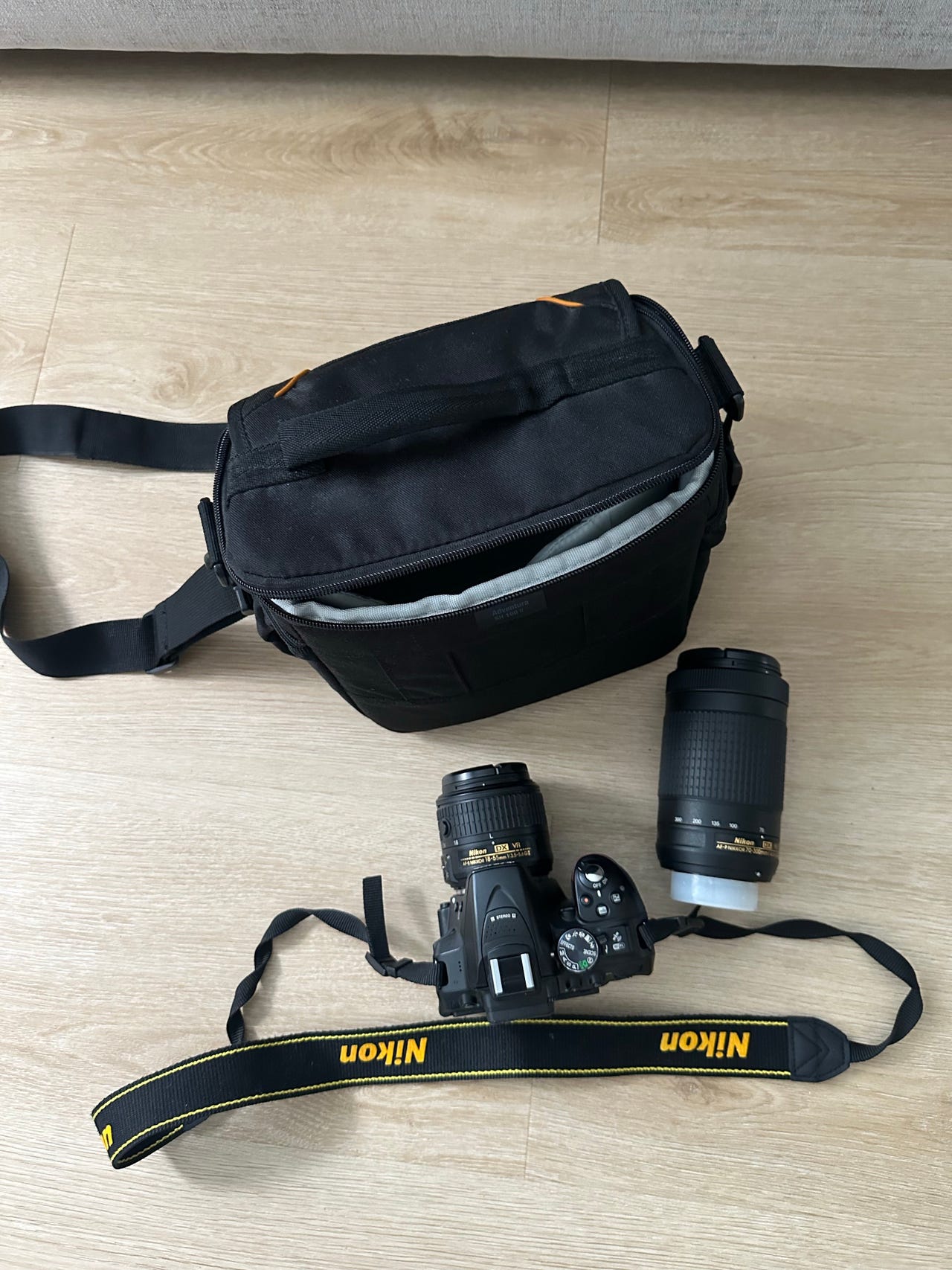 Nikon D5300 järjestelmäkamera + 18-55mm ja 70-300mm DX VR objekti