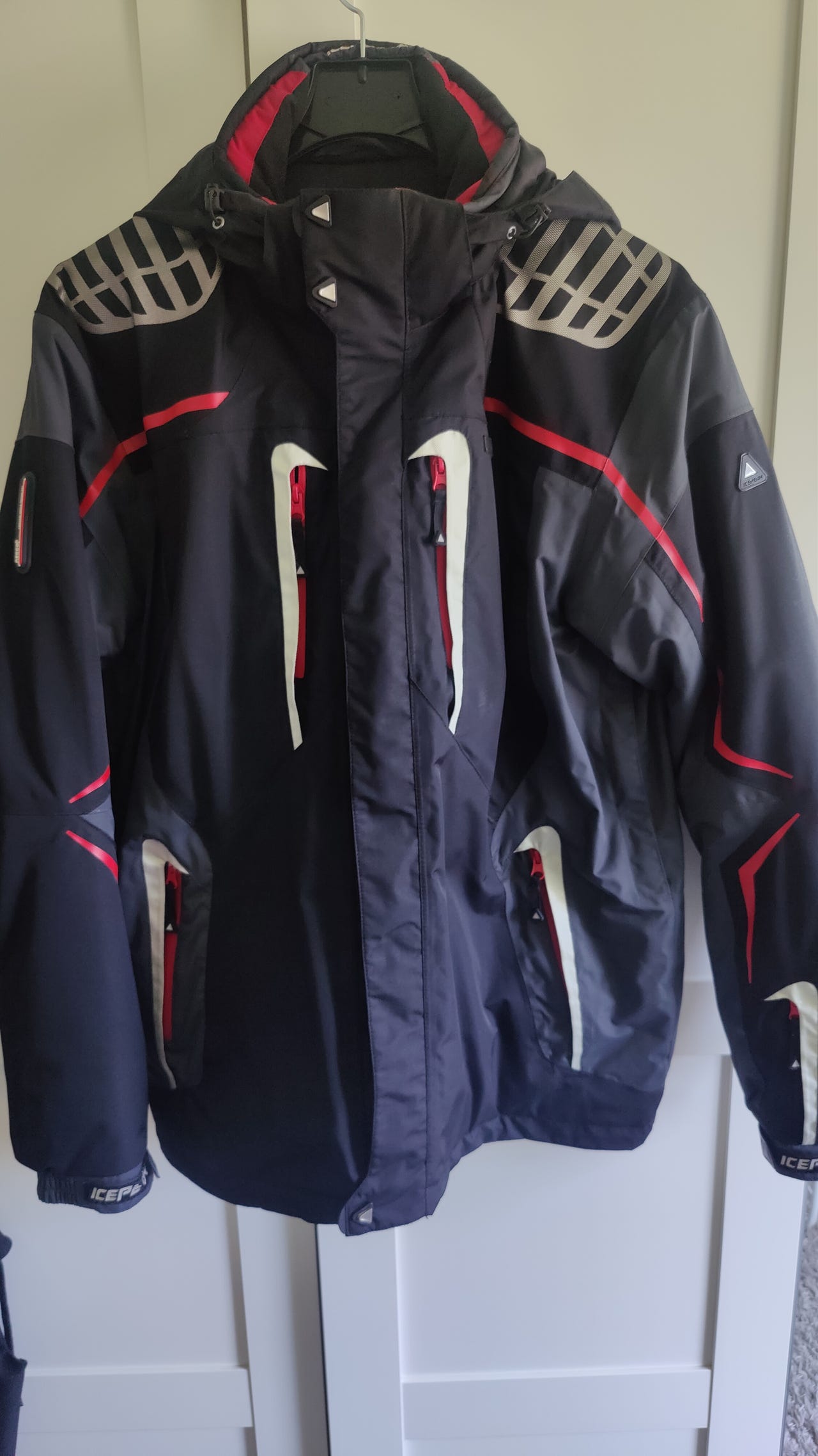 Miesten Icepeak takki