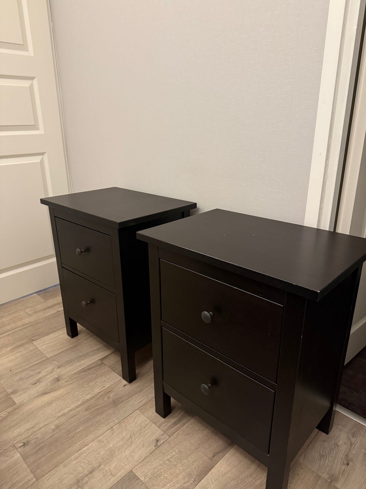 2 KPL IKEA Hemnes yöpöytä / lipasto