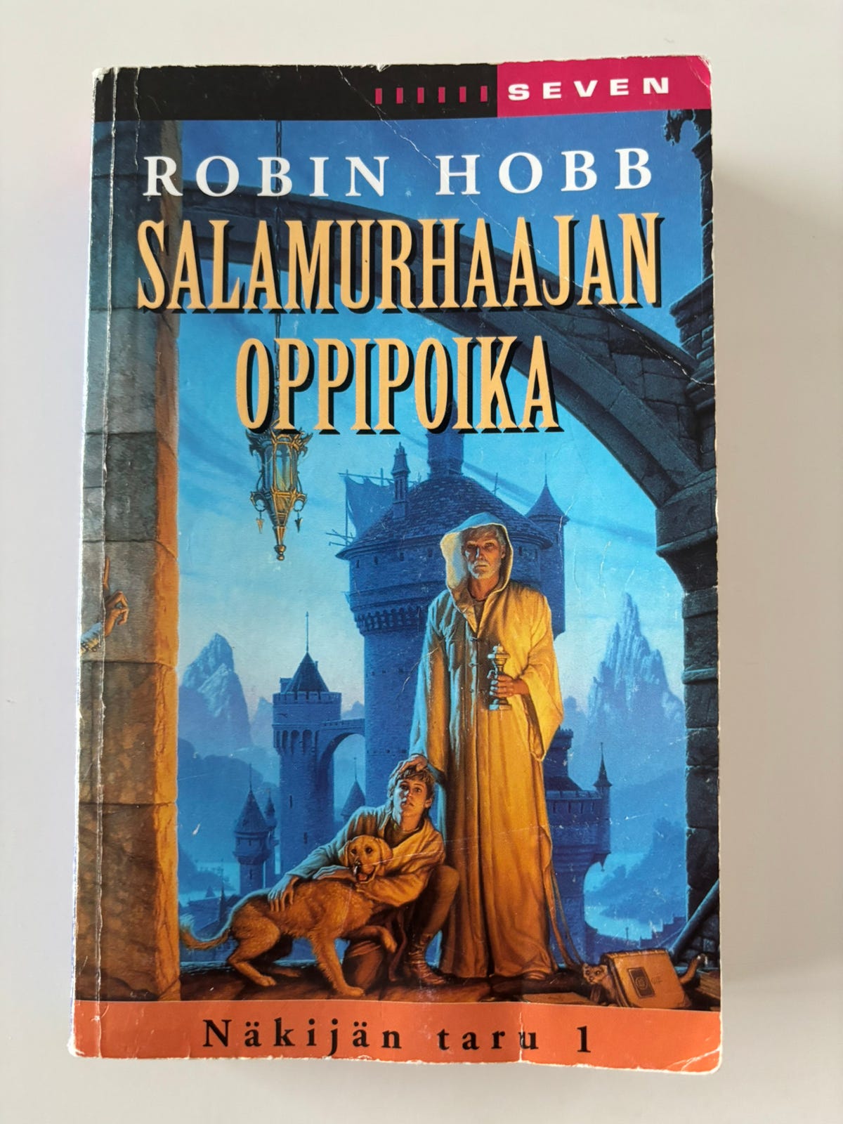Salamurhaajan oppipoika. Näkijän taru 1. Robin Hobb