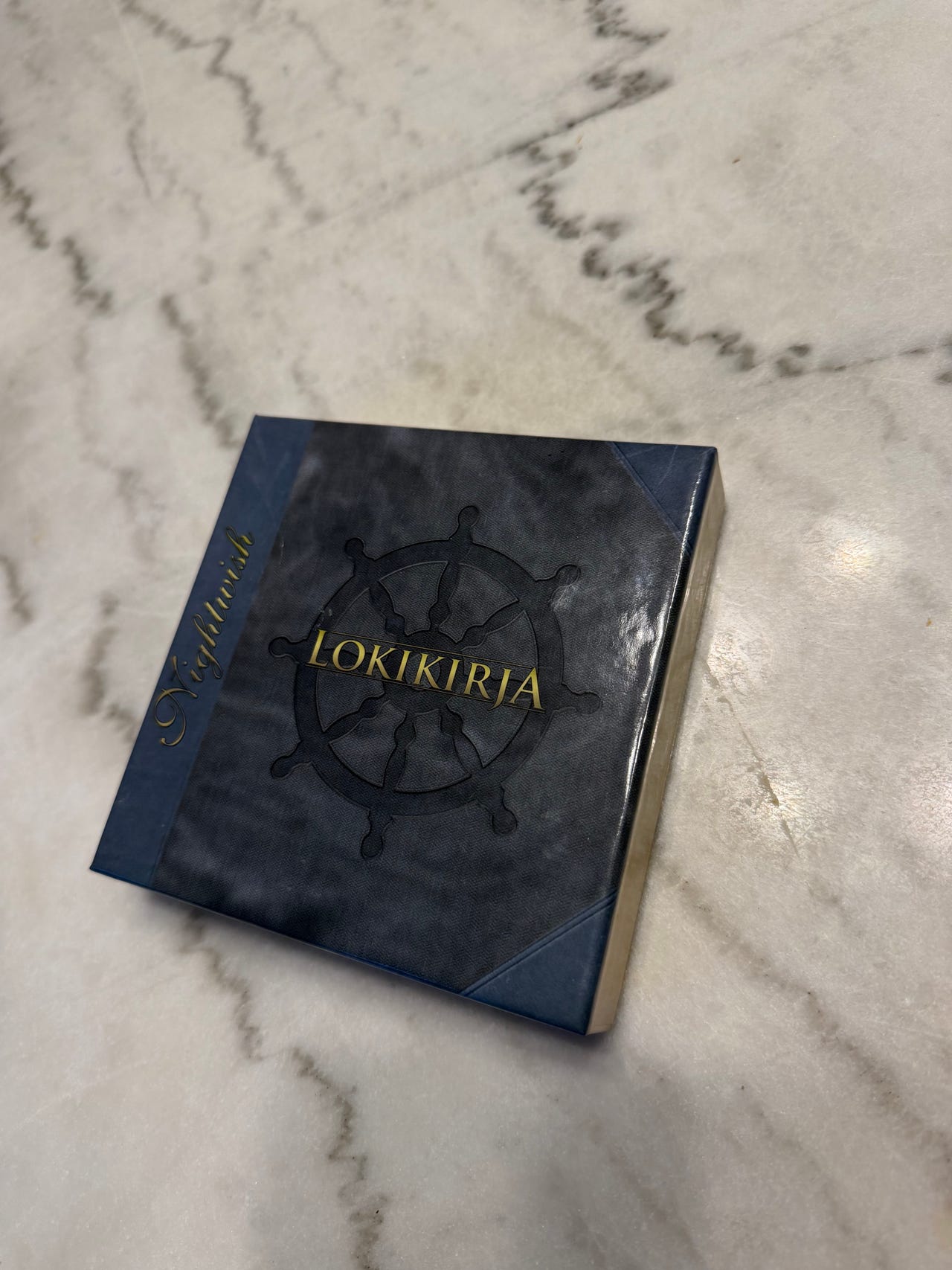 Lokikirja Nightwish CD-boksi | Tori