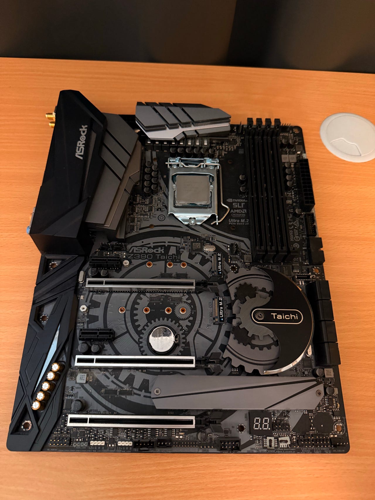 ASRock Z390 Taichi-emolevy ja i5-9600K prosessori (LGA1151, Intel