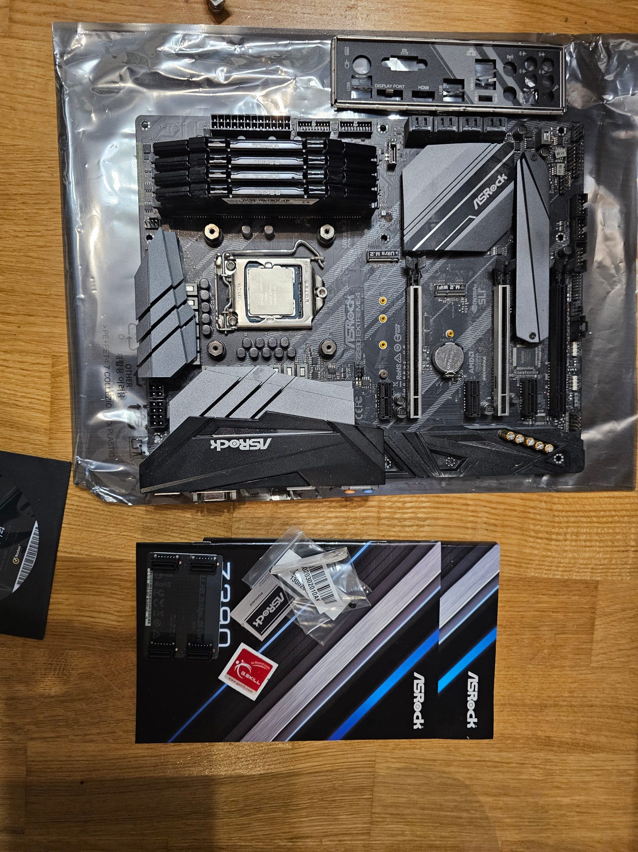 i7-9700k + Asrock Z390 Extreme 4 ATX + 32gb dd4 + coolermaster