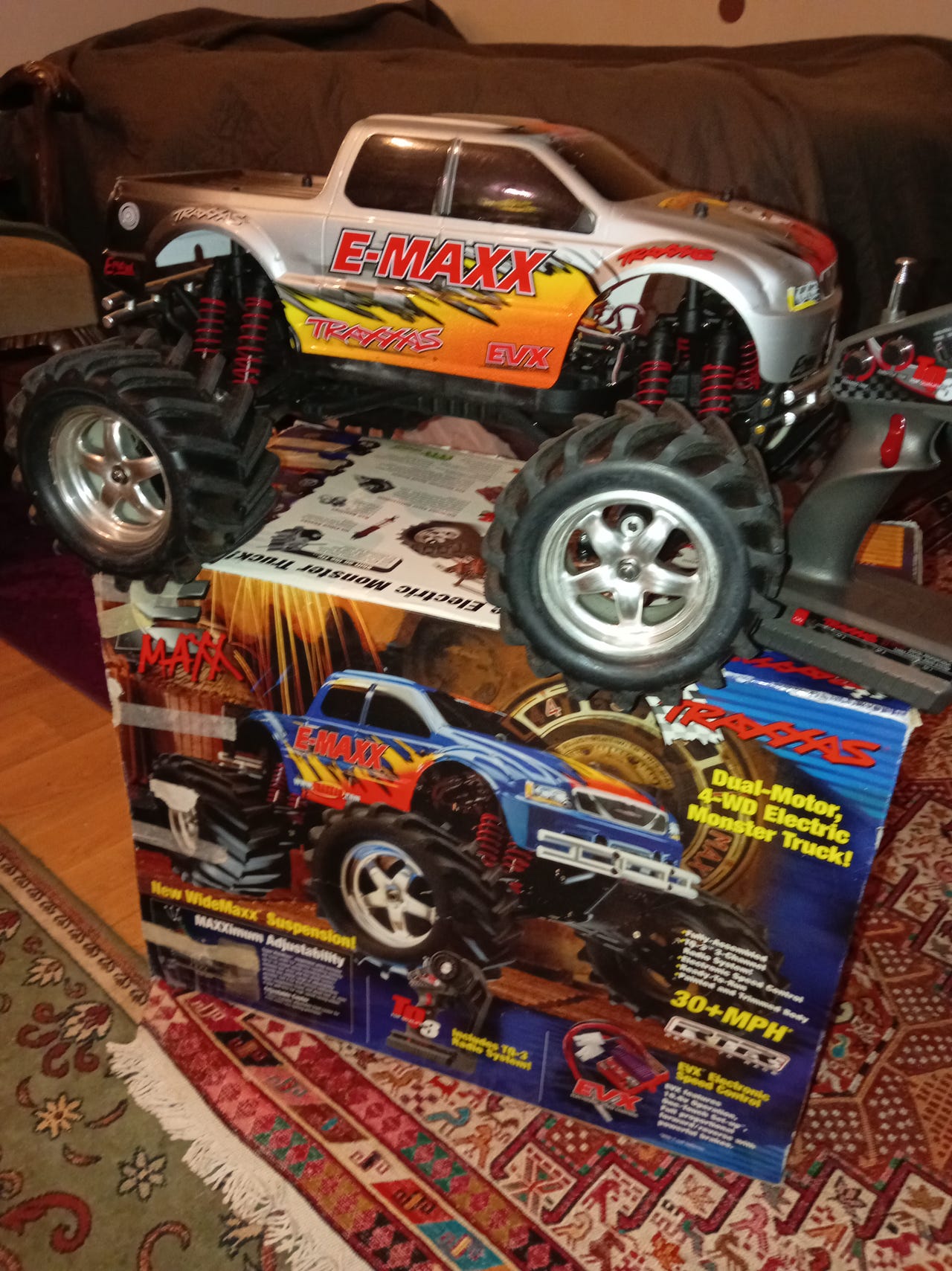 Traxxas E-maXX | Tori