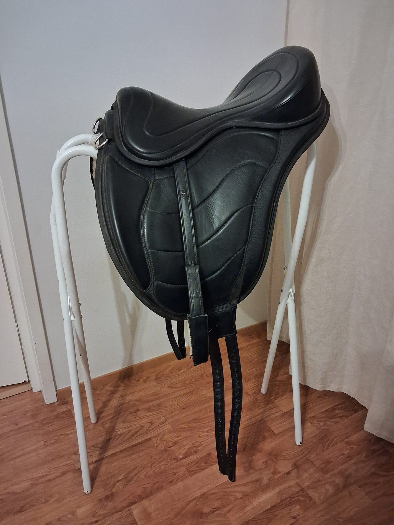 Freeform shortback satula | Tori