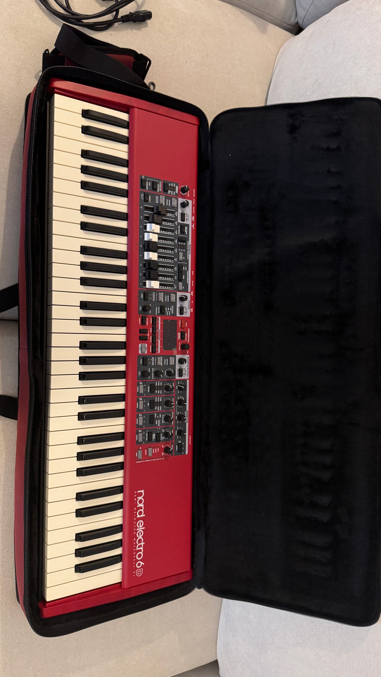 Nord Electro 6D 61 stagepiano + kuljetuspussi | Tori