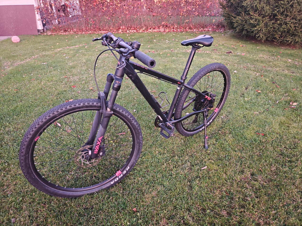 White XC 275 Comp | Tori