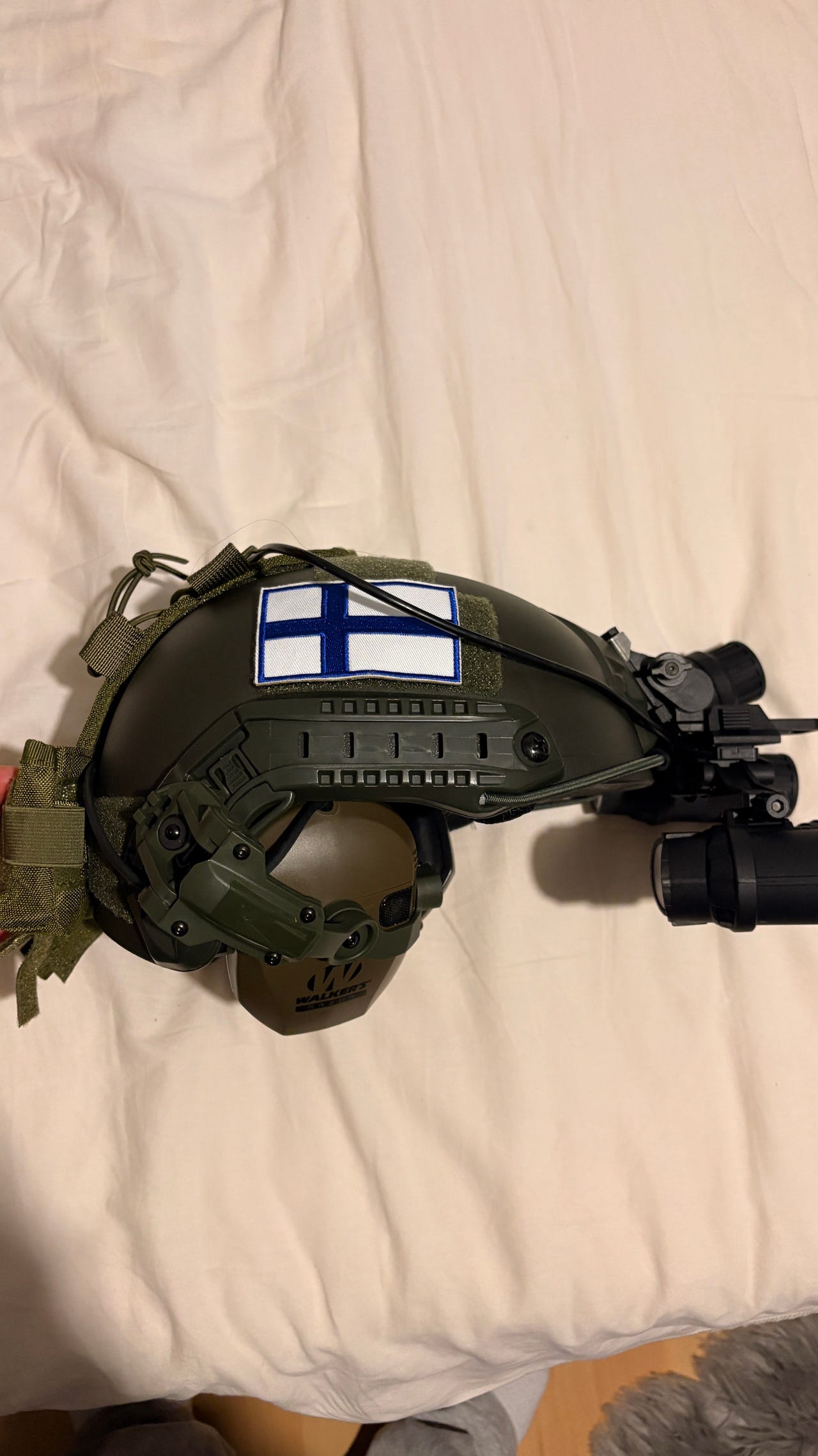 FAST High Cut Airsoft-kypärä + GPNVG-18 Dummy + Walker’s Razor | Tori