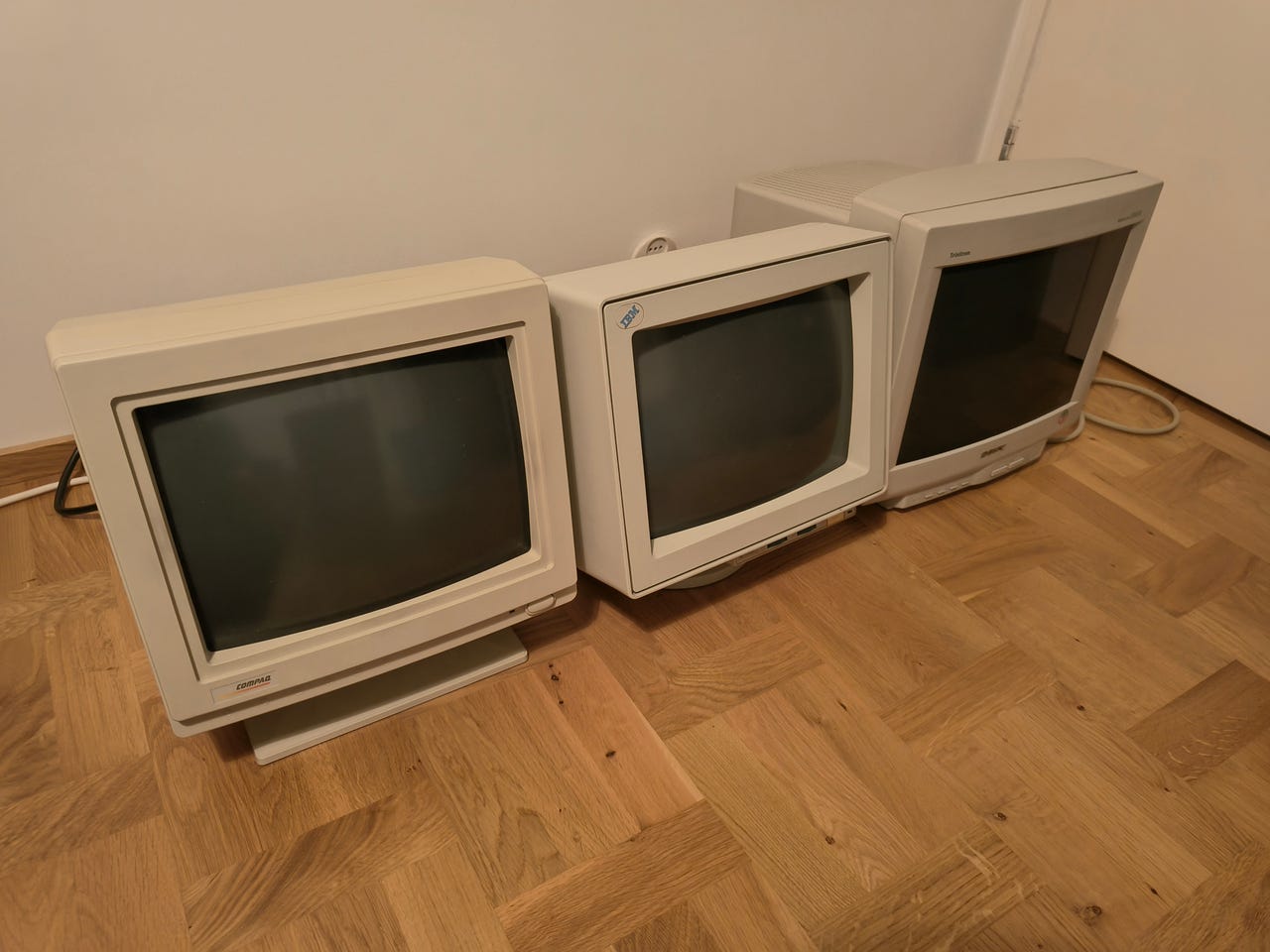 3 kpl CRT (Sony, IBM, Compaq) | Tori