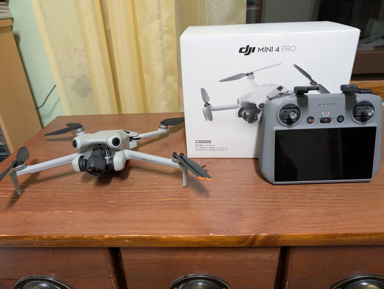 DJI Mini 4 Pro Fly More Combo drone + DJI RC 2 ohjain | Tori