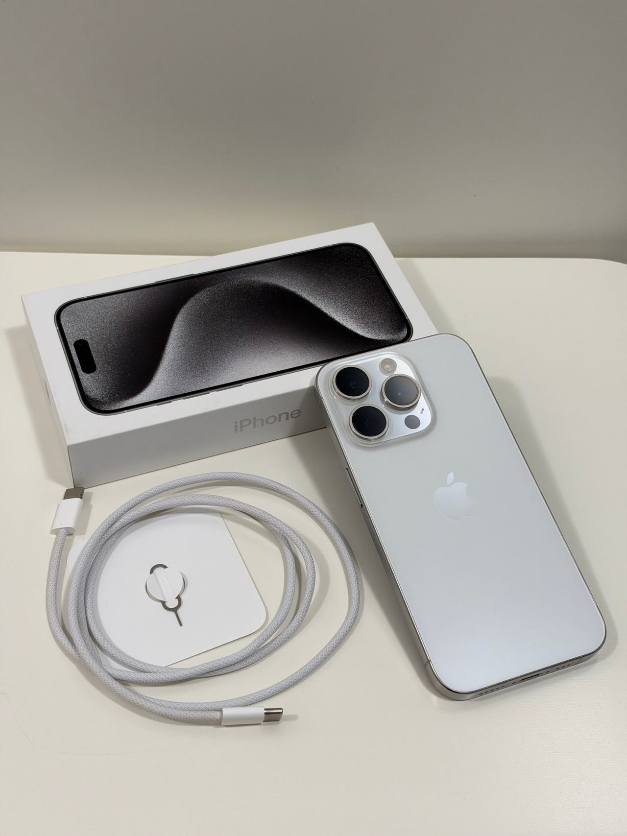 Apple iPhone 15 Pro 256 GB White Titanium | Tori