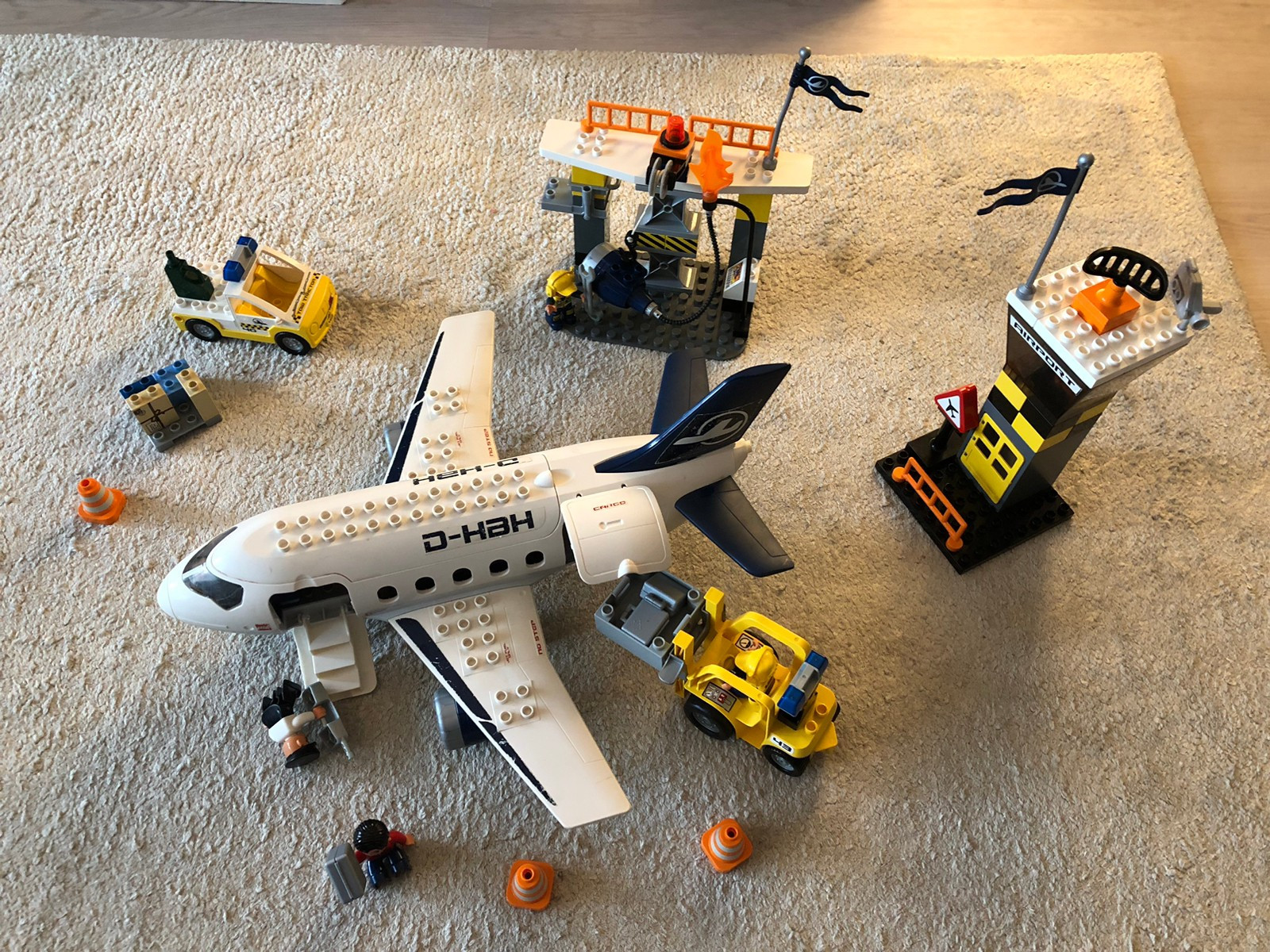 Lego Duplo Airport Action Set 7840 Tori