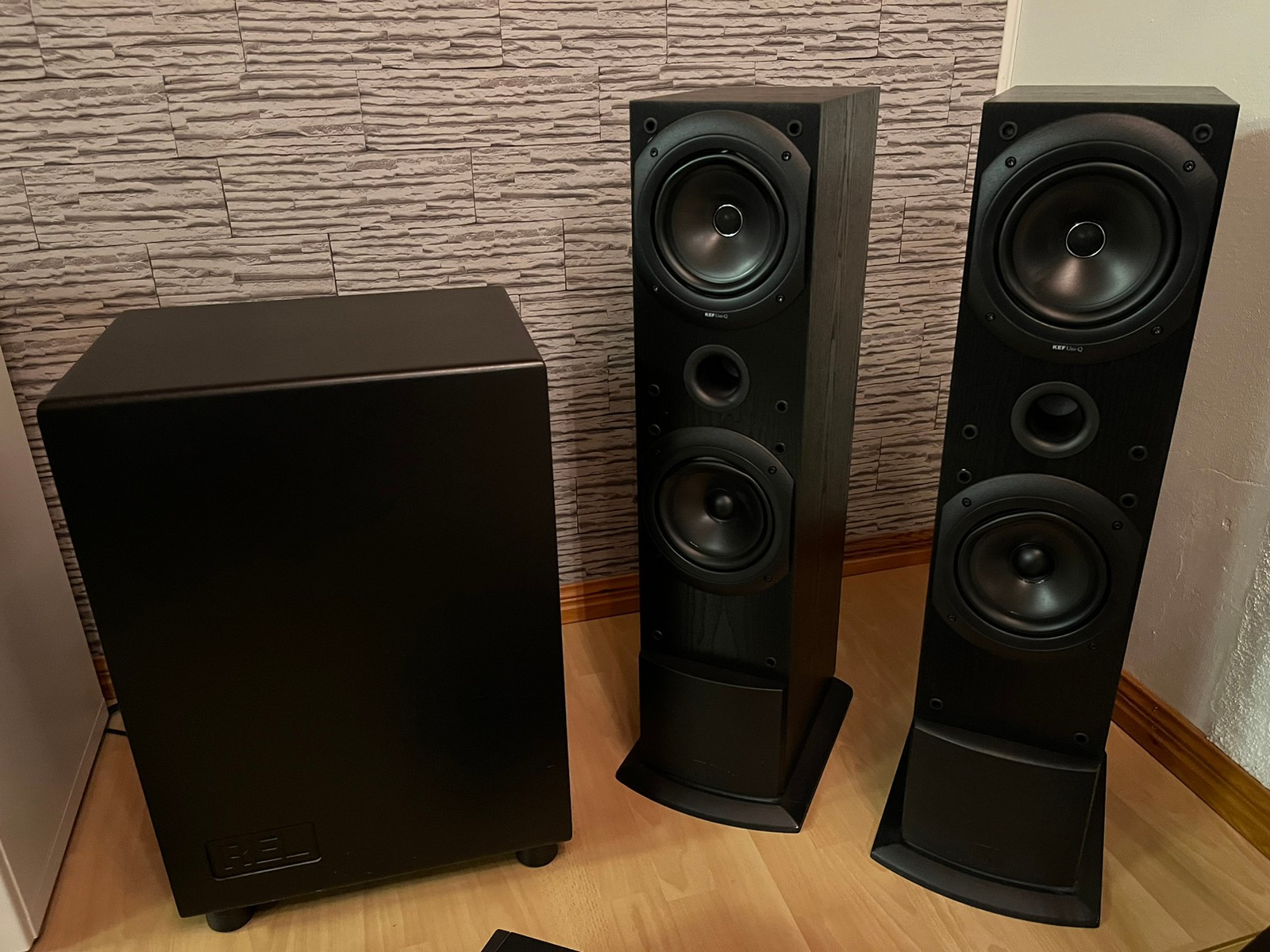 Kef Q Kaiuttimet + REL Storm Subbari | Tori