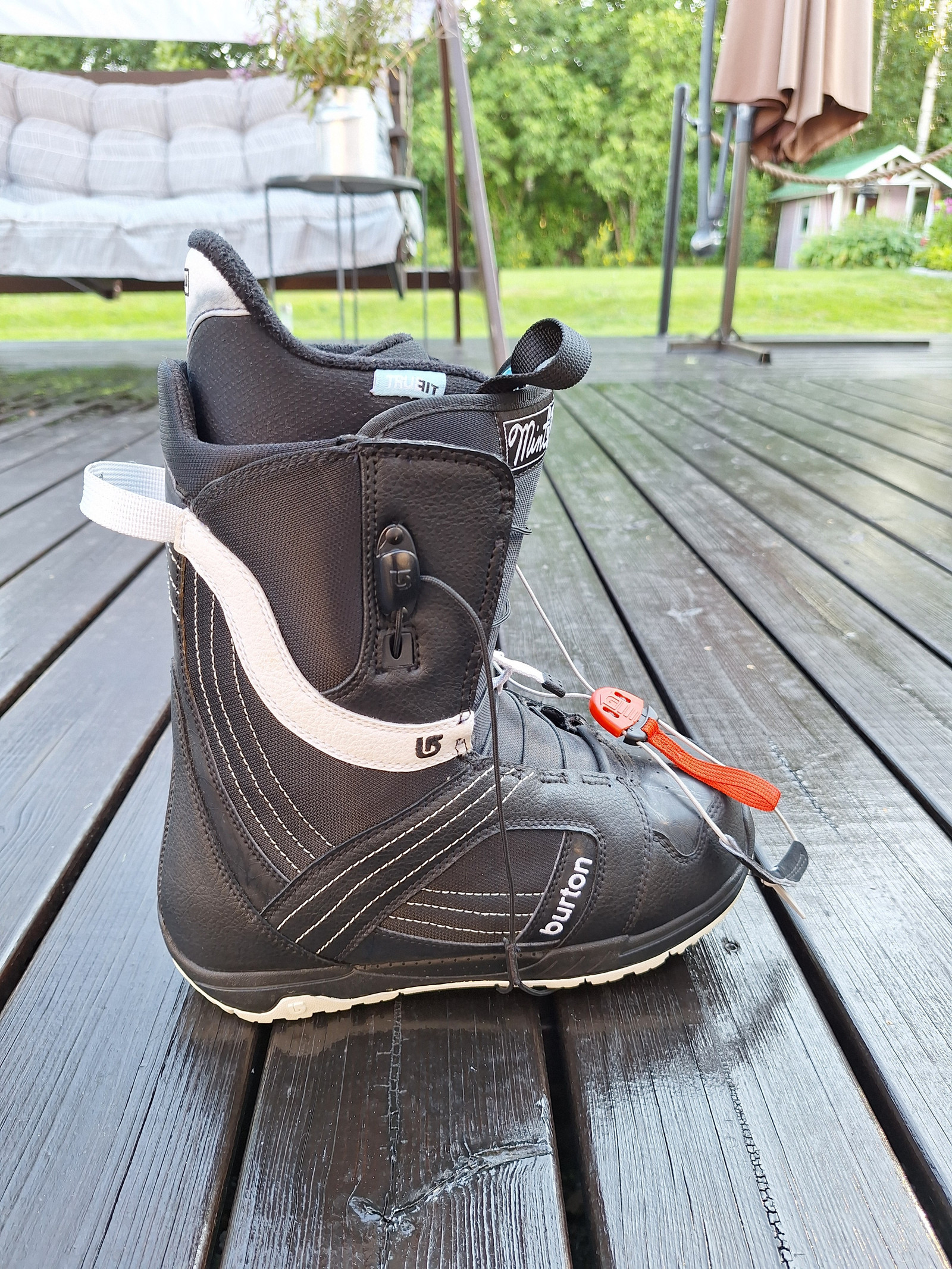 Burton mint lumilautakengät hot sale