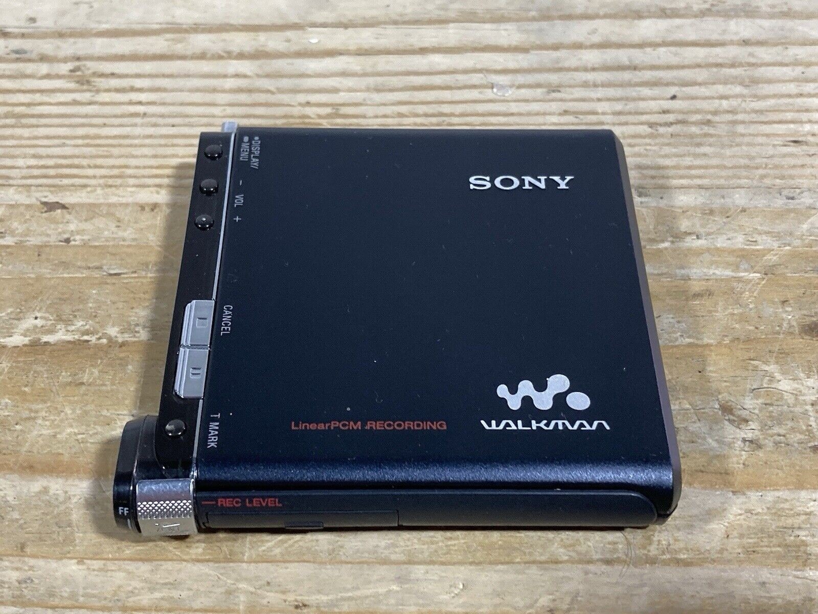 LECTEUR ENREGISTREUR SONY MZ-RH1 MiniDisc Walkman HI-MD Argent NEUF EUR 1.707,30 - FR