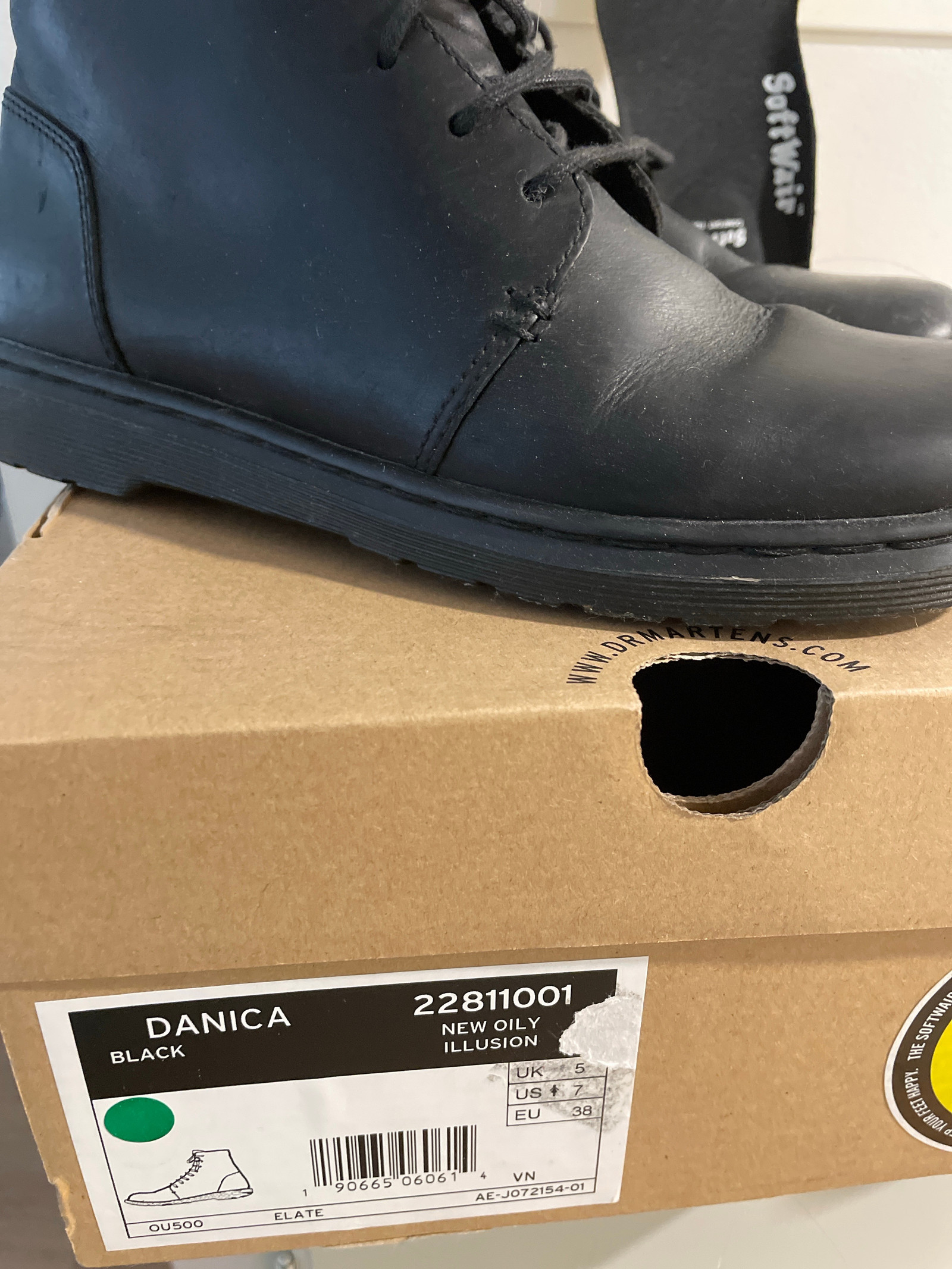 Dr martens danica black best sale