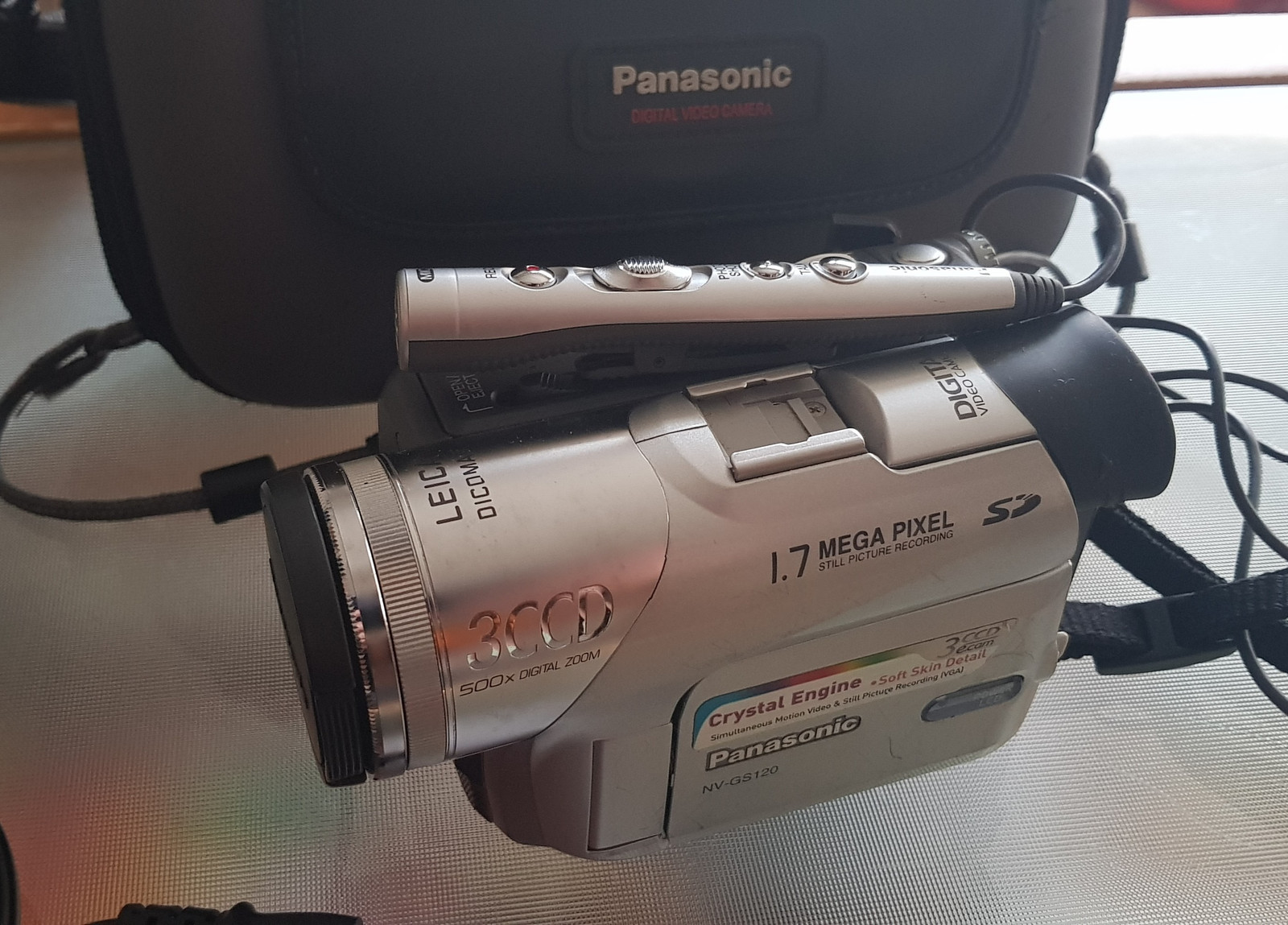 Panasonic NV-GS120-S 3CCD Digital Video Camera Mini DV Panasonic NV-GS120-S 3CCD Digital Video Camera Mini DV