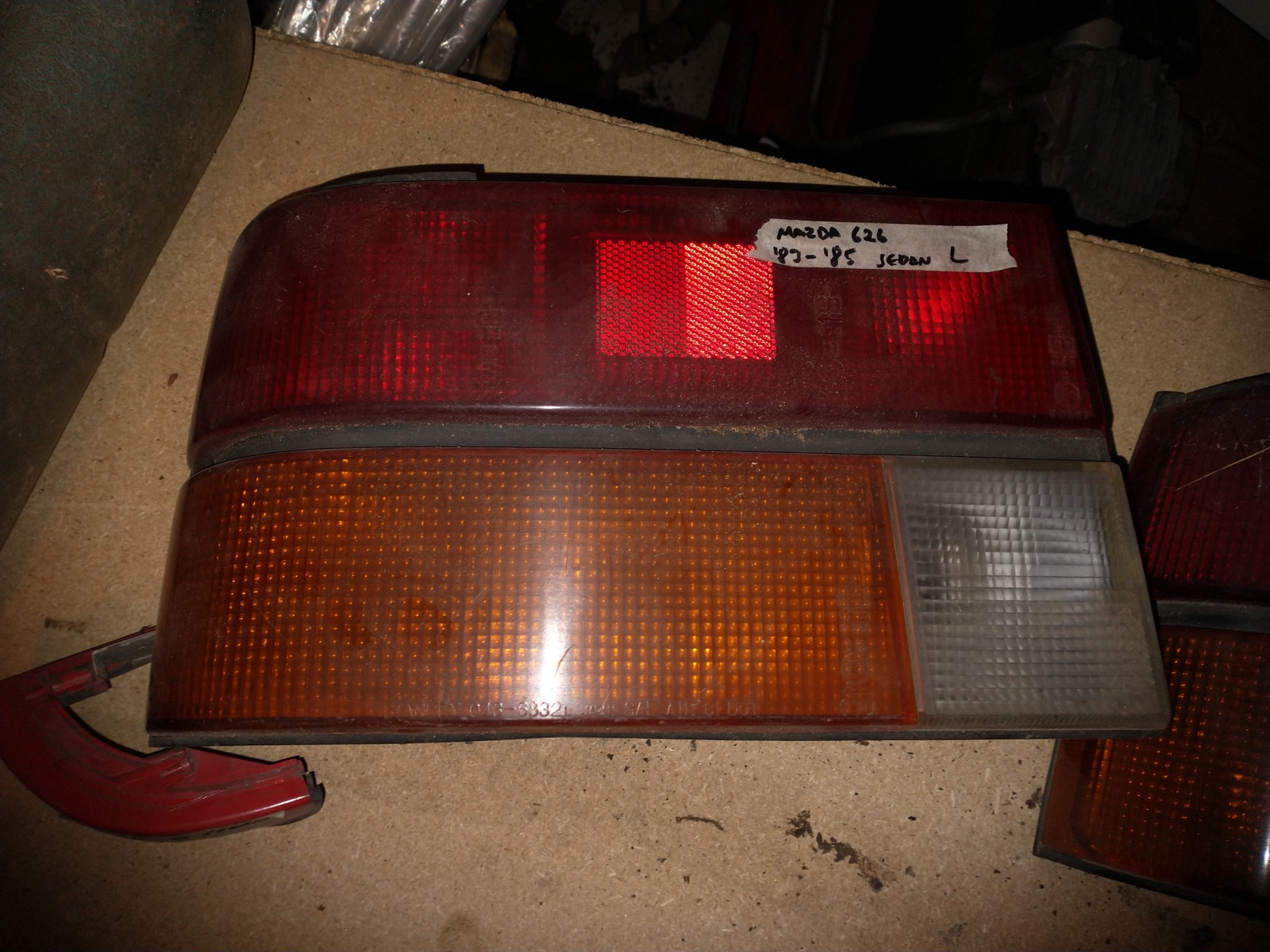 Mazda 626 198385 sedan takavalo vasen Tori