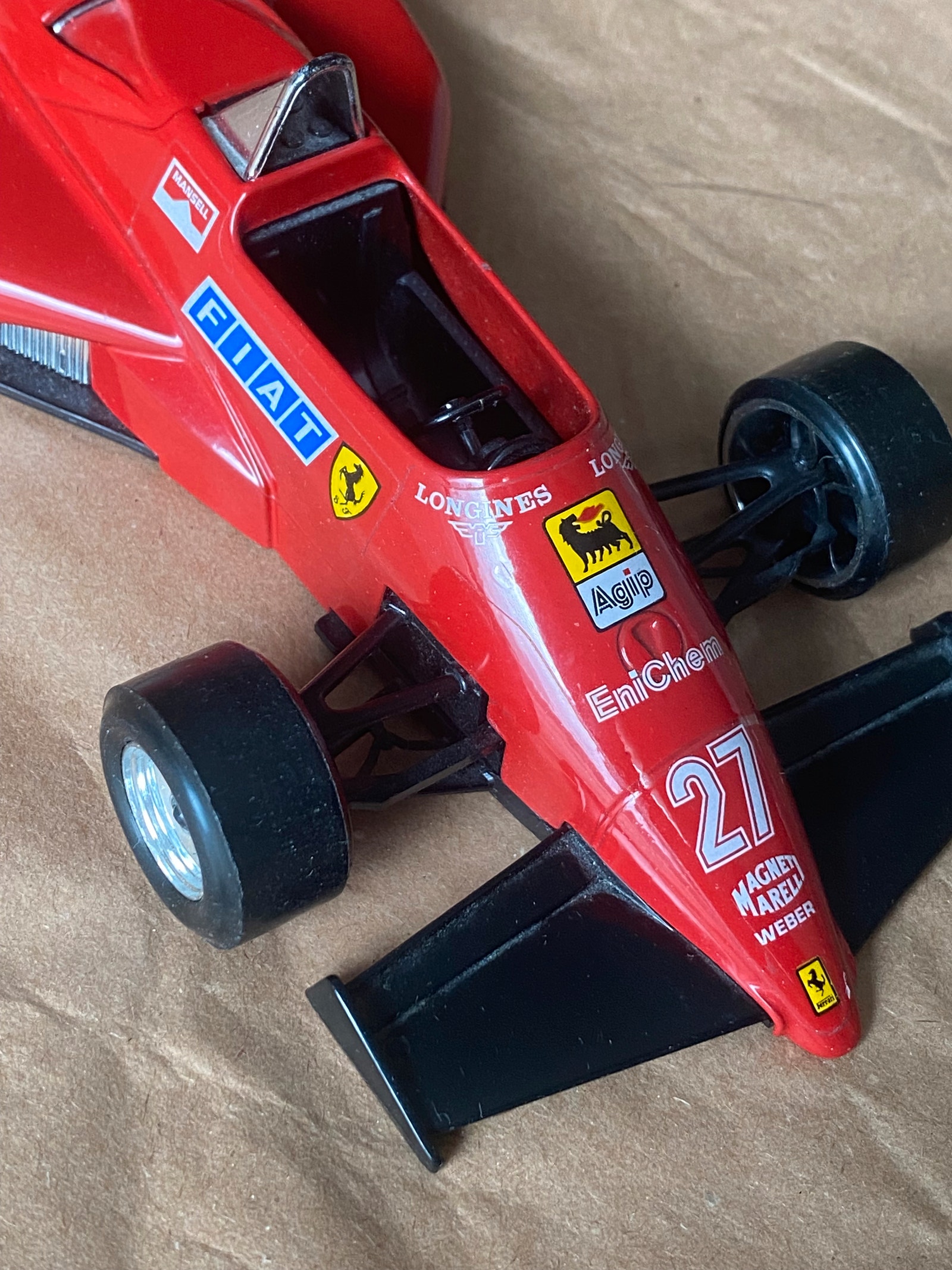 Bburago Ferrari 126 C4 Turbo 1/24(赤) Ferrari F1 126 C4 Turbo Alboreto N 27 by BBurago 1:24 (6111