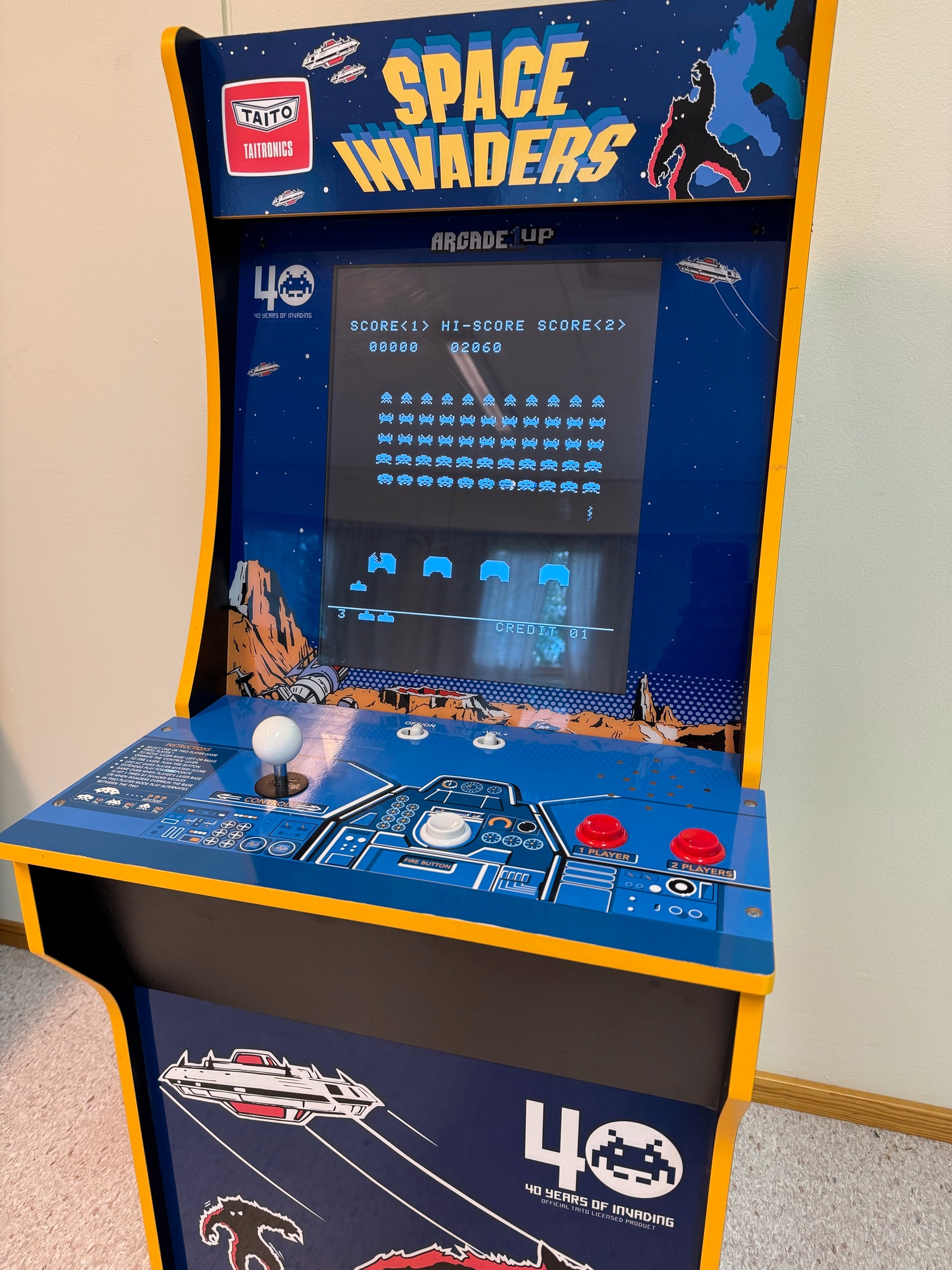 Arcade 1 UP Space Invaders 40th Anniversary arcade came | Tori