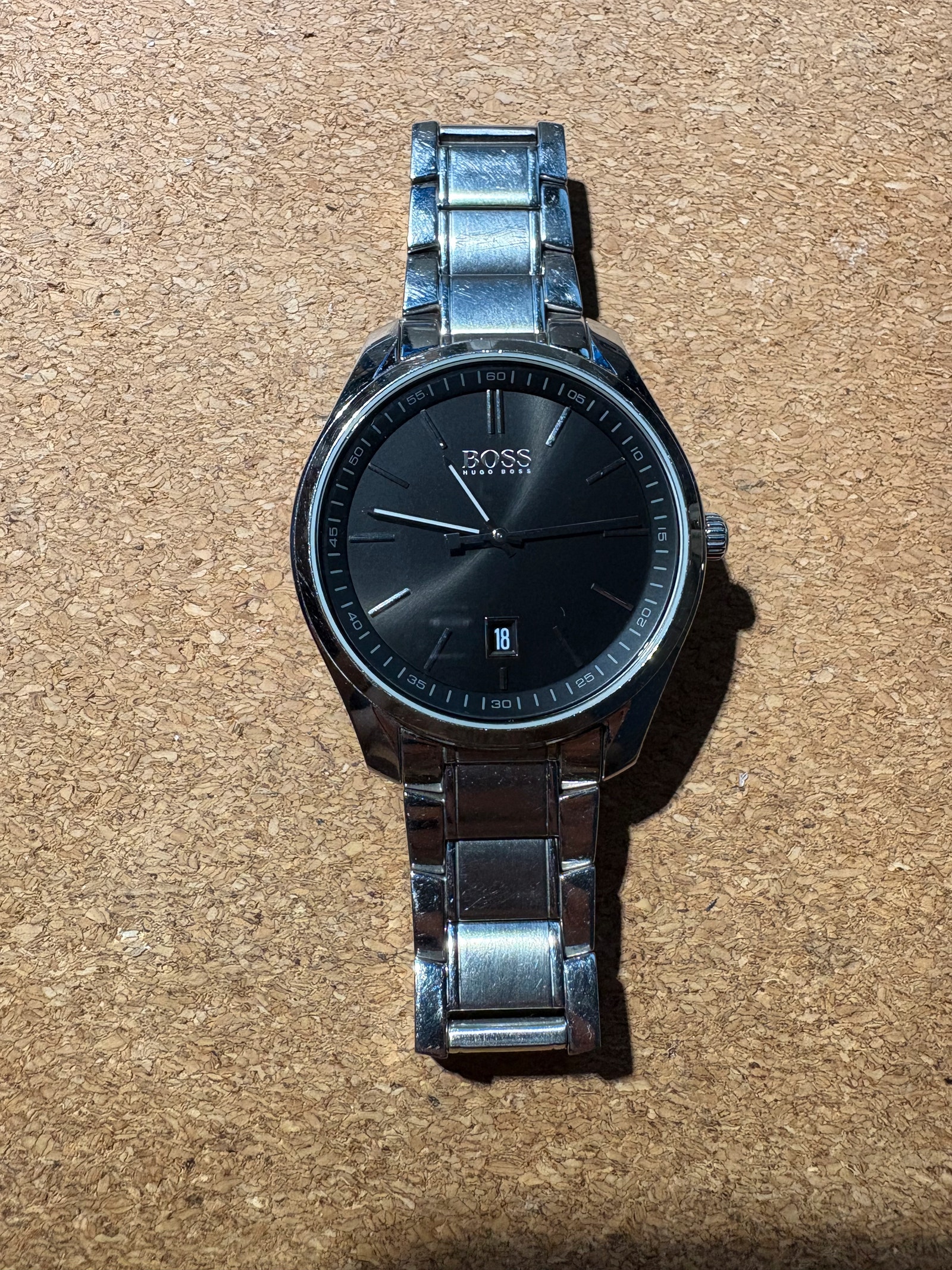 BOSS Circuit 1513730 miesten tyylikäs pukukello Tori