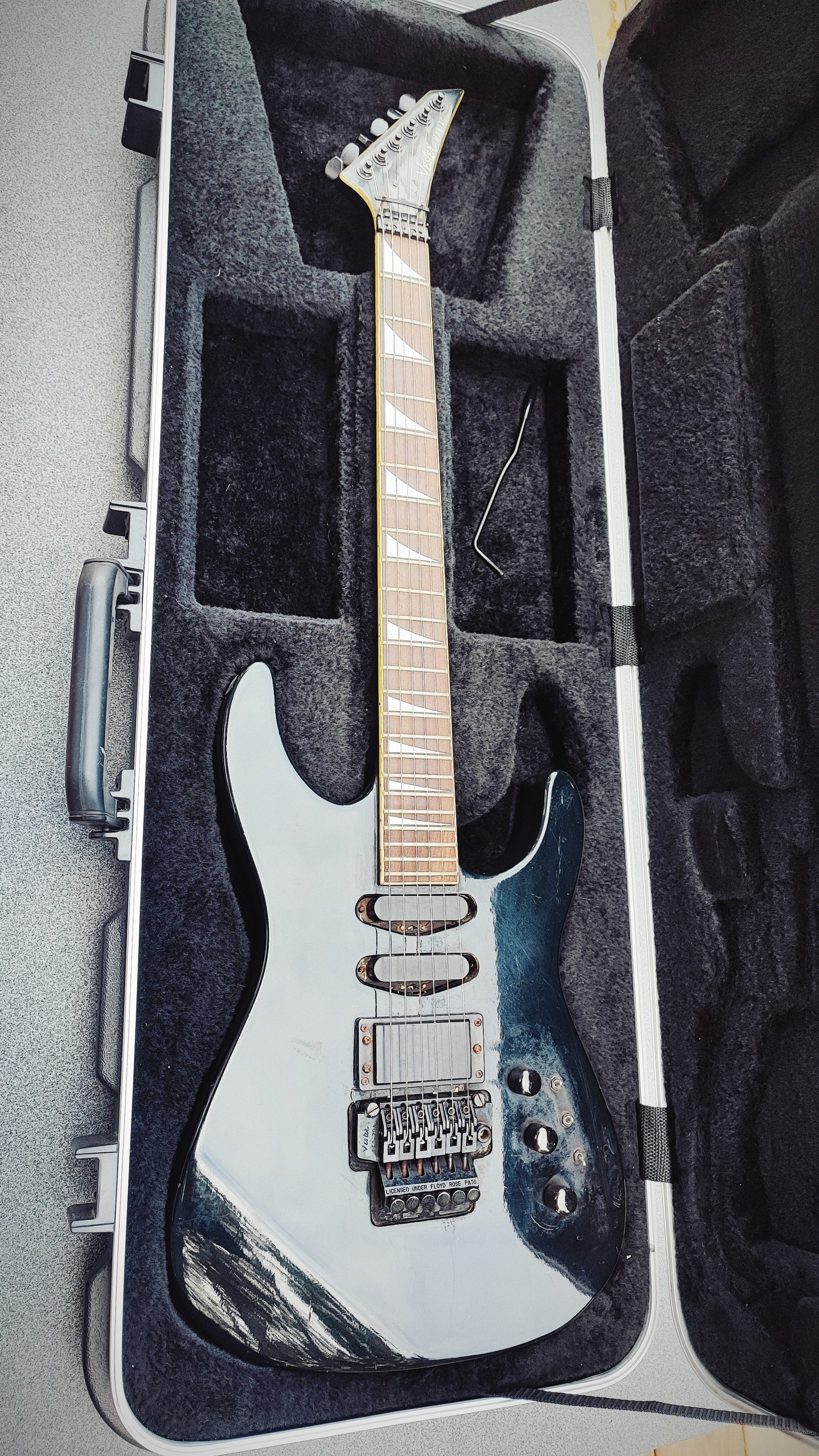 Vester Maniac ( Charvel Model6 model )